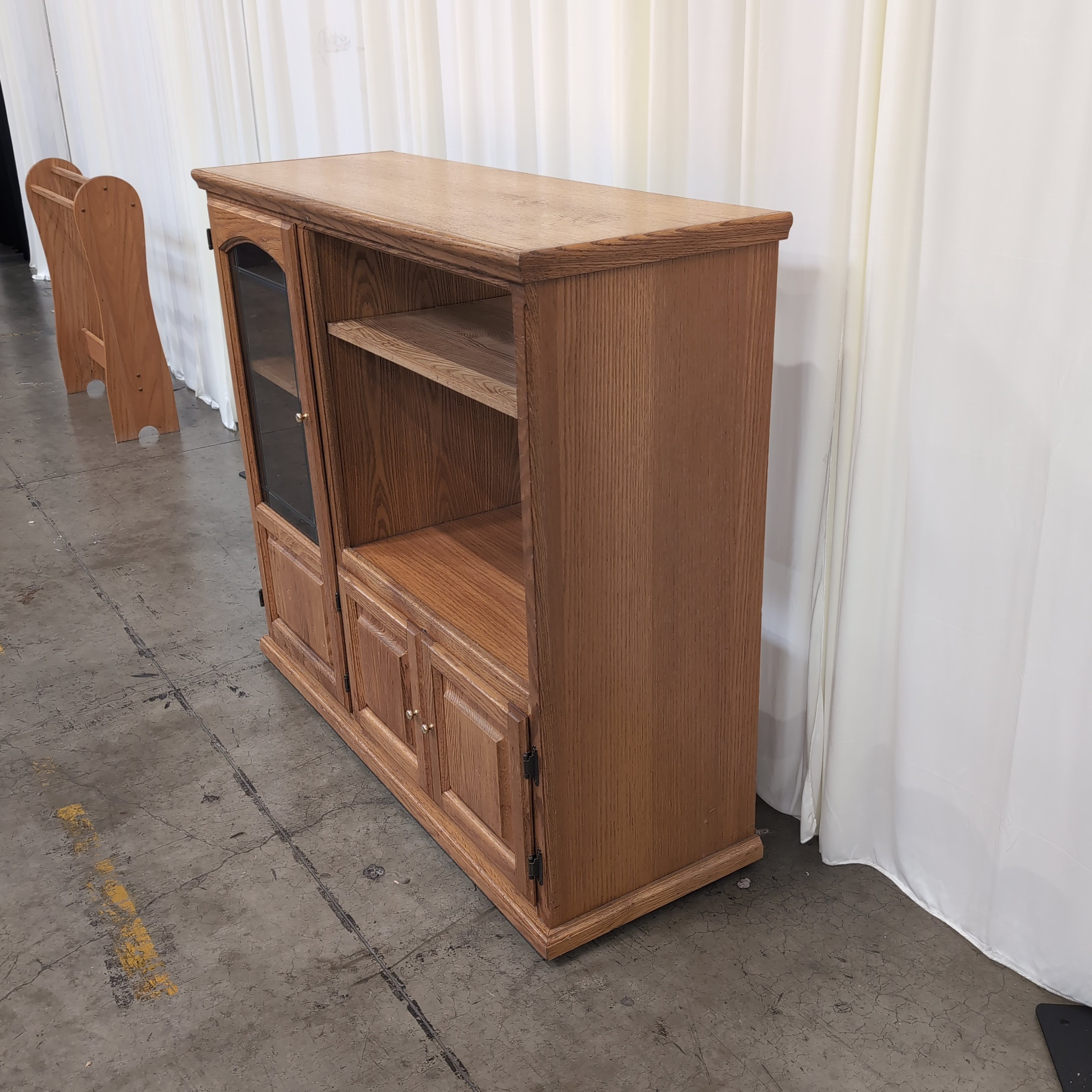 Natural Oak Wood TV Stand in a Classic Style