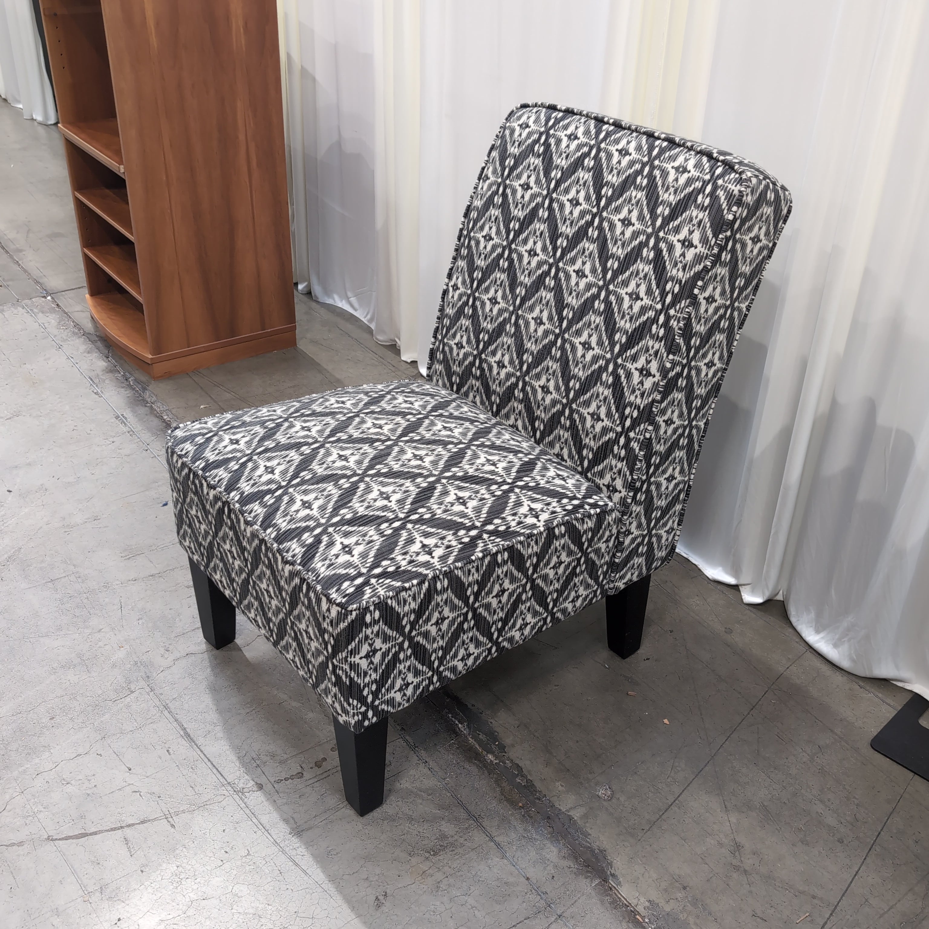 Black and White Geometric Upholstered Accent Chair with Dark Legs