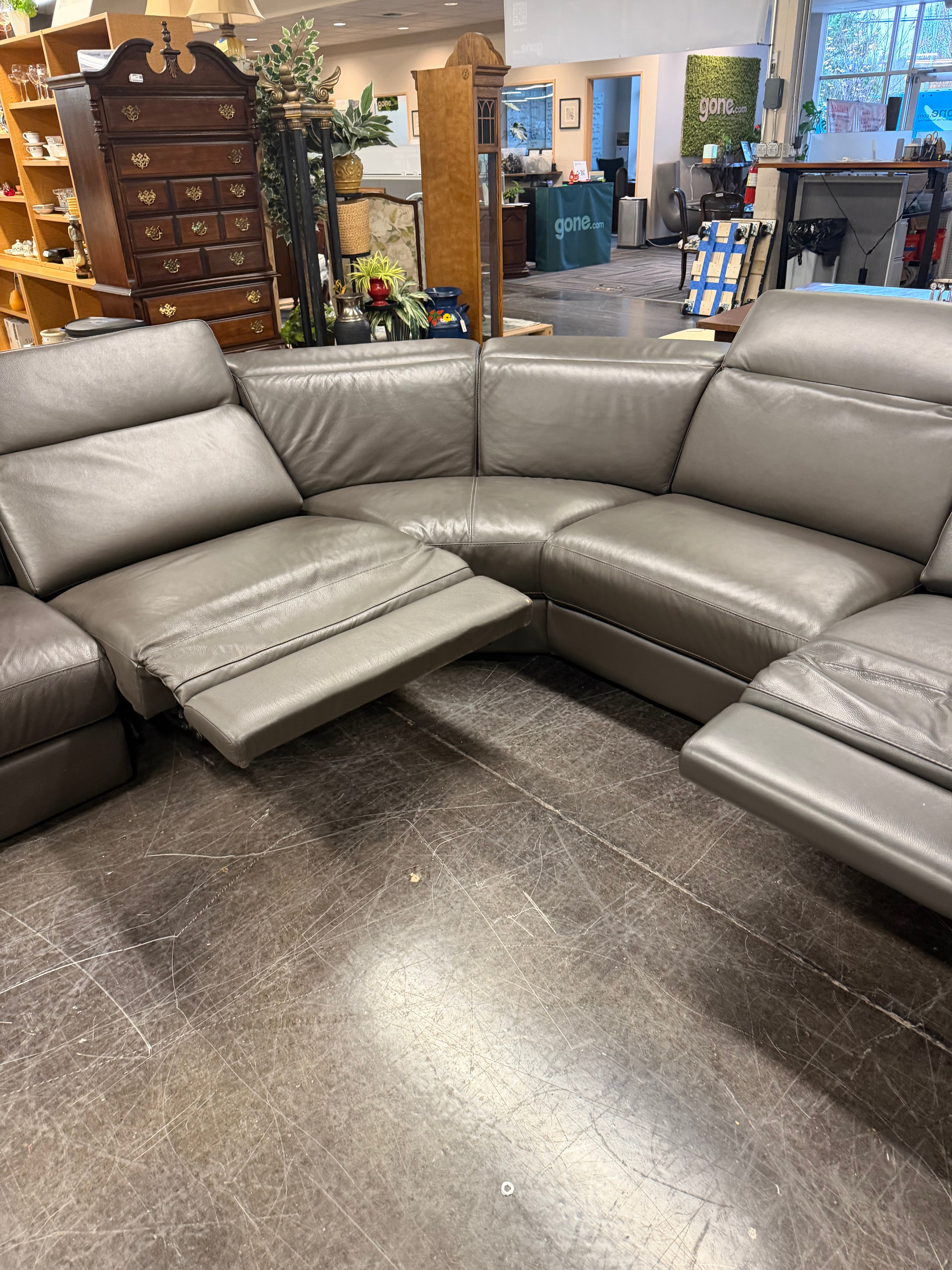 Chateau d'Ax 5 Piece Power Sectional Sofa in Great Condition (Made in Italy)