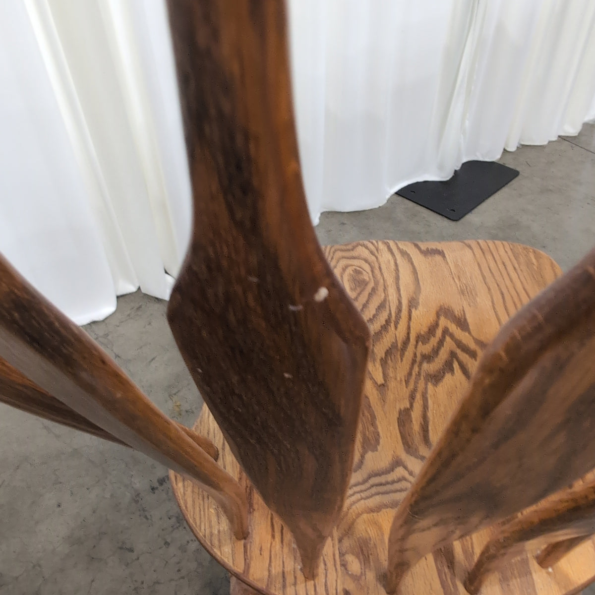 Traditional Saddle Seat Windsor Chair in Wood