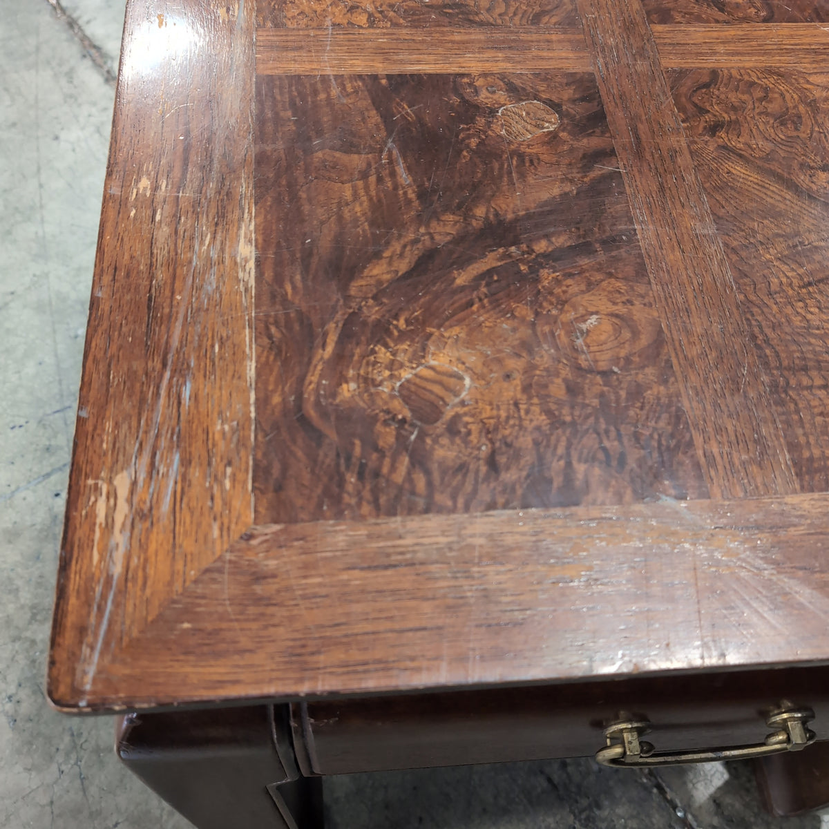 Dark Wood Patterned Top End Table