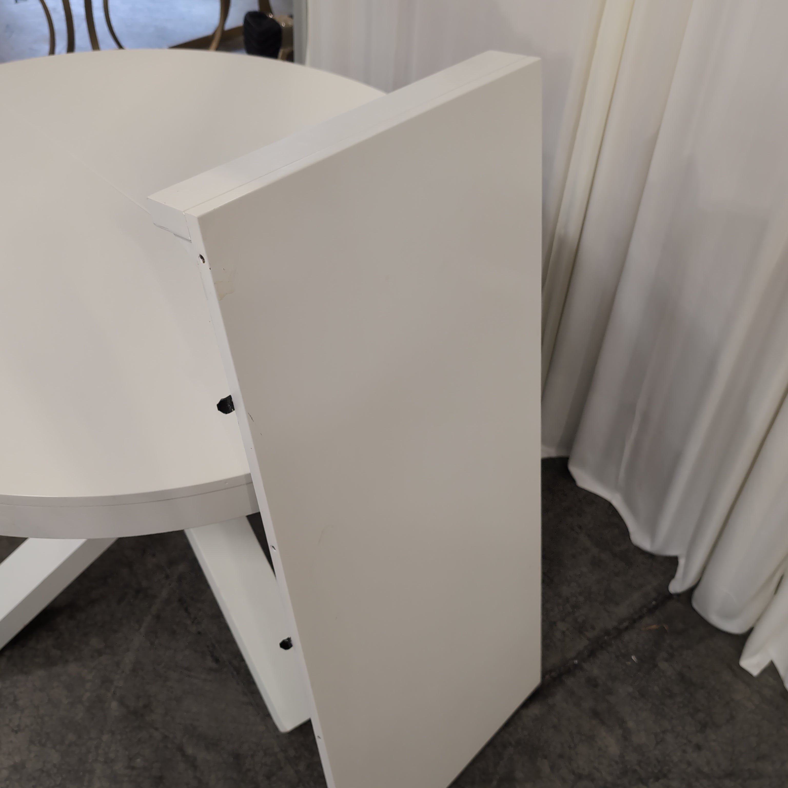 White Round Dining Table with Extension Leaf