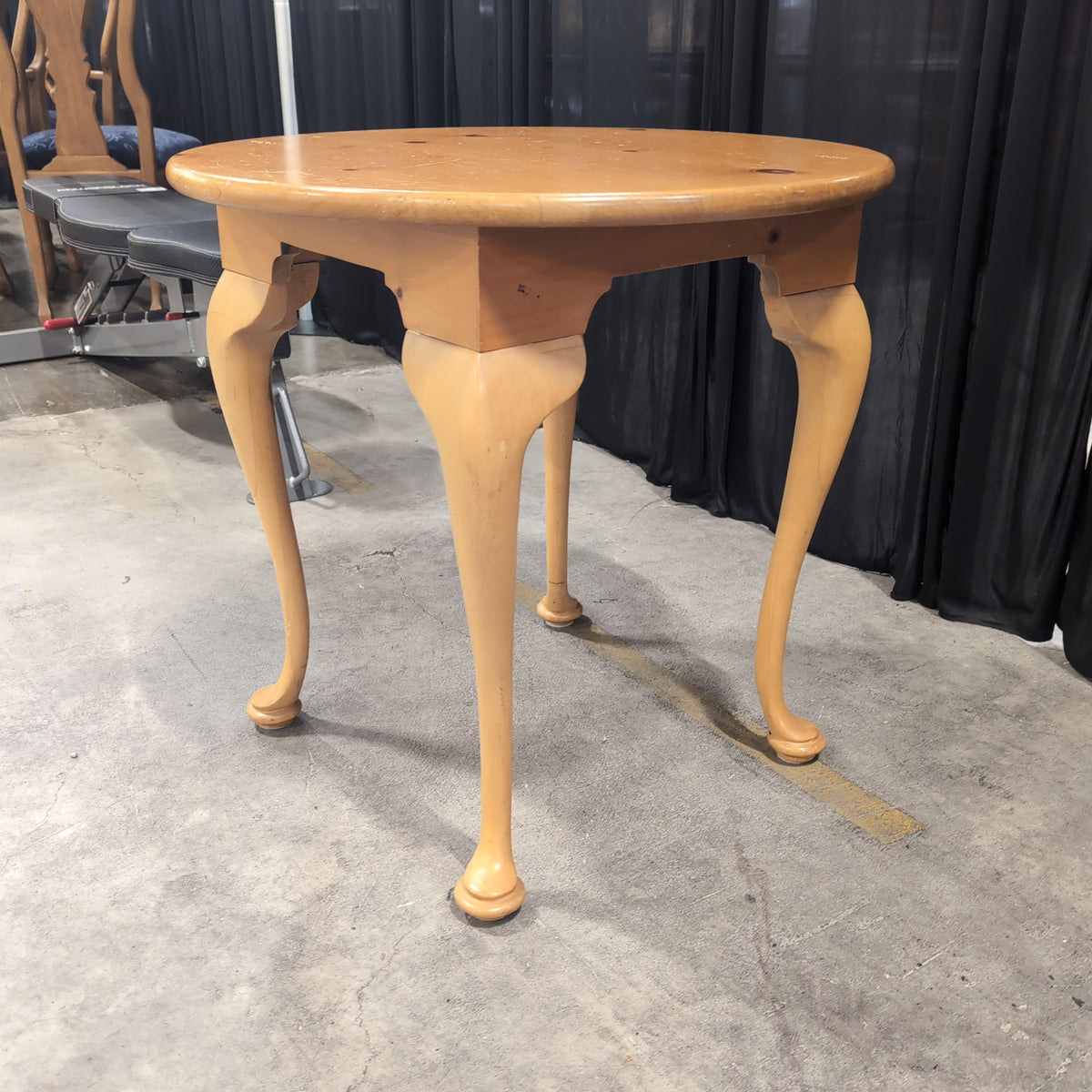 Light Wood Round End Table with Cabriole Legs