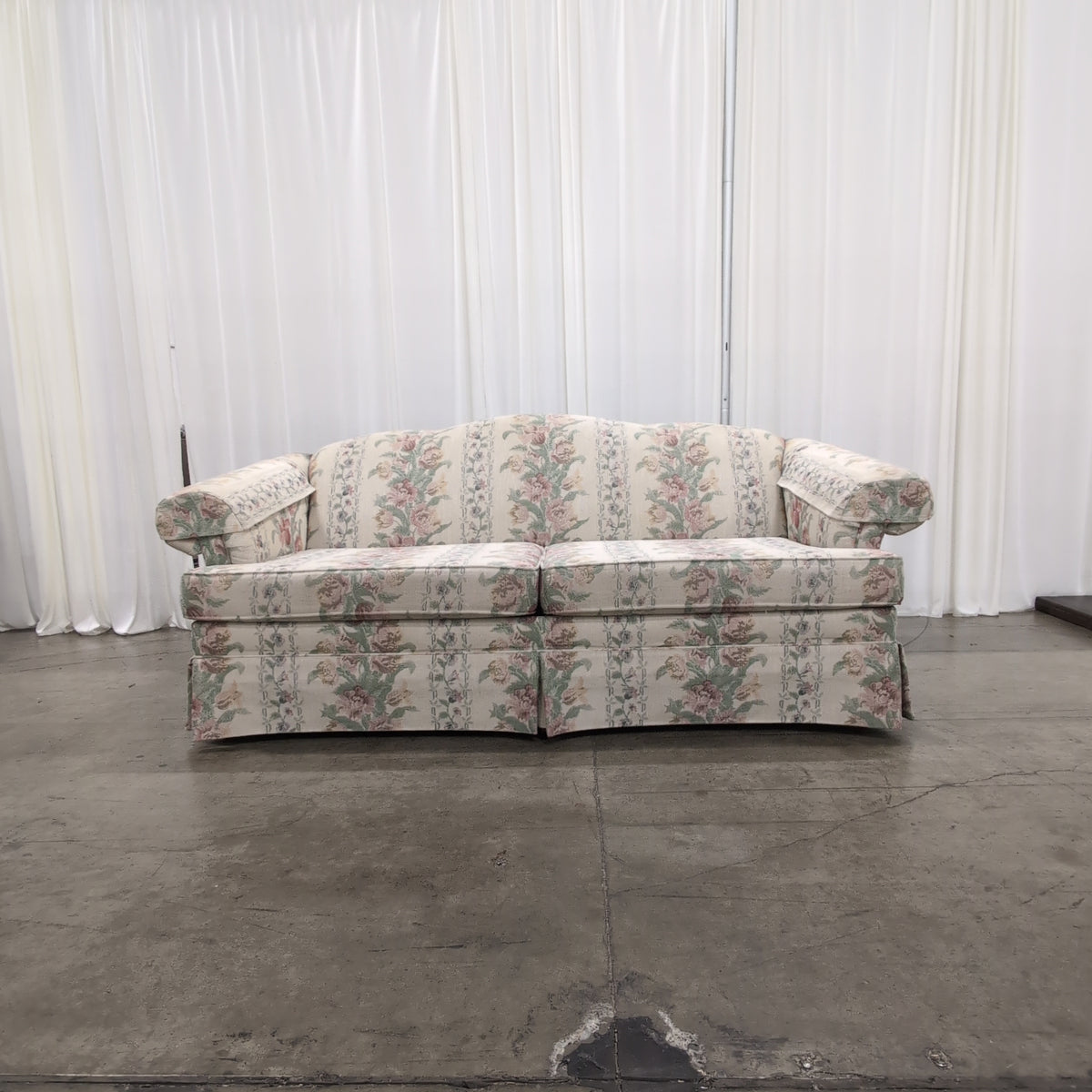 Flexsteel Industries Traditional Floral Patterned Skirted Couch