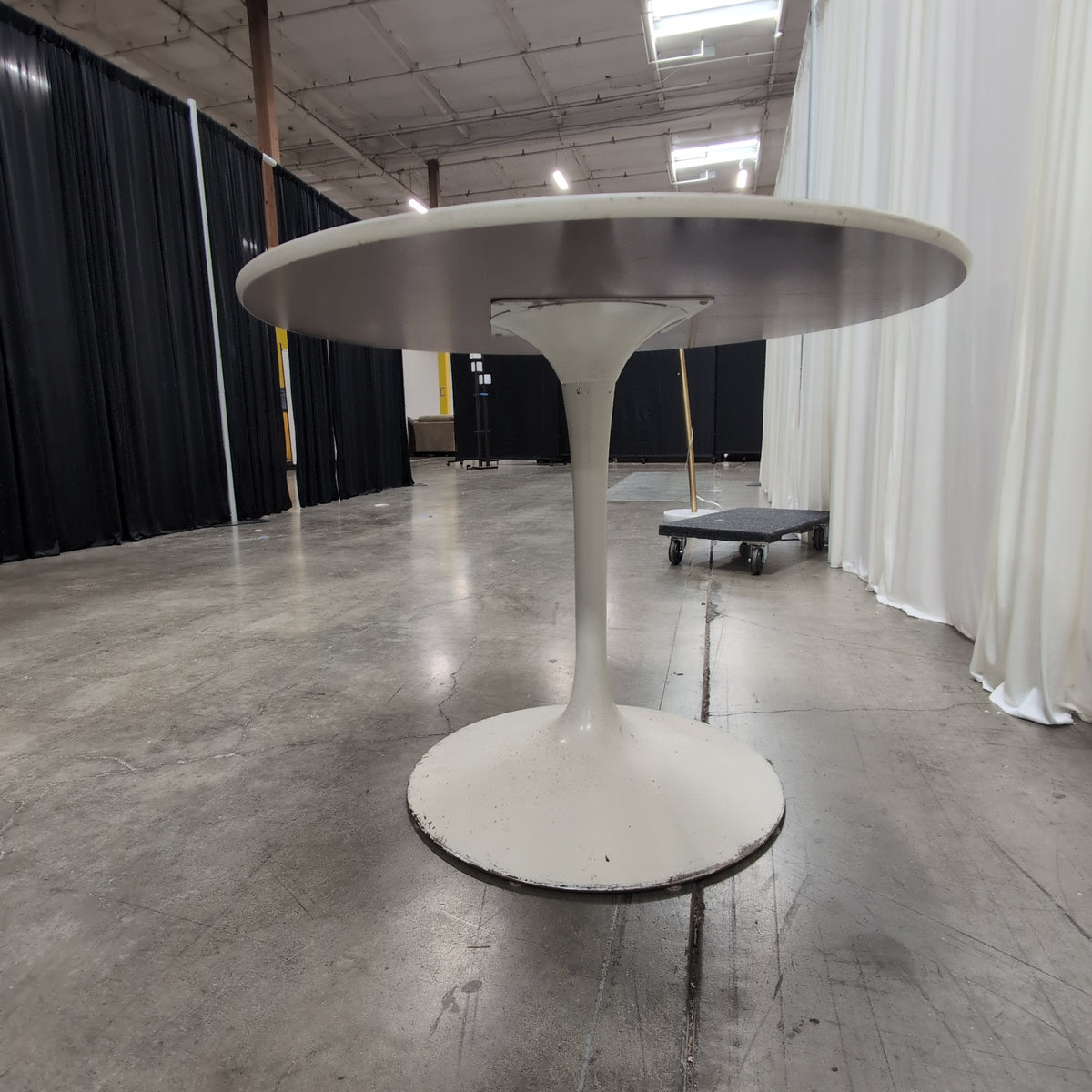 Off-White Round Dining Table with Pedestal Base
