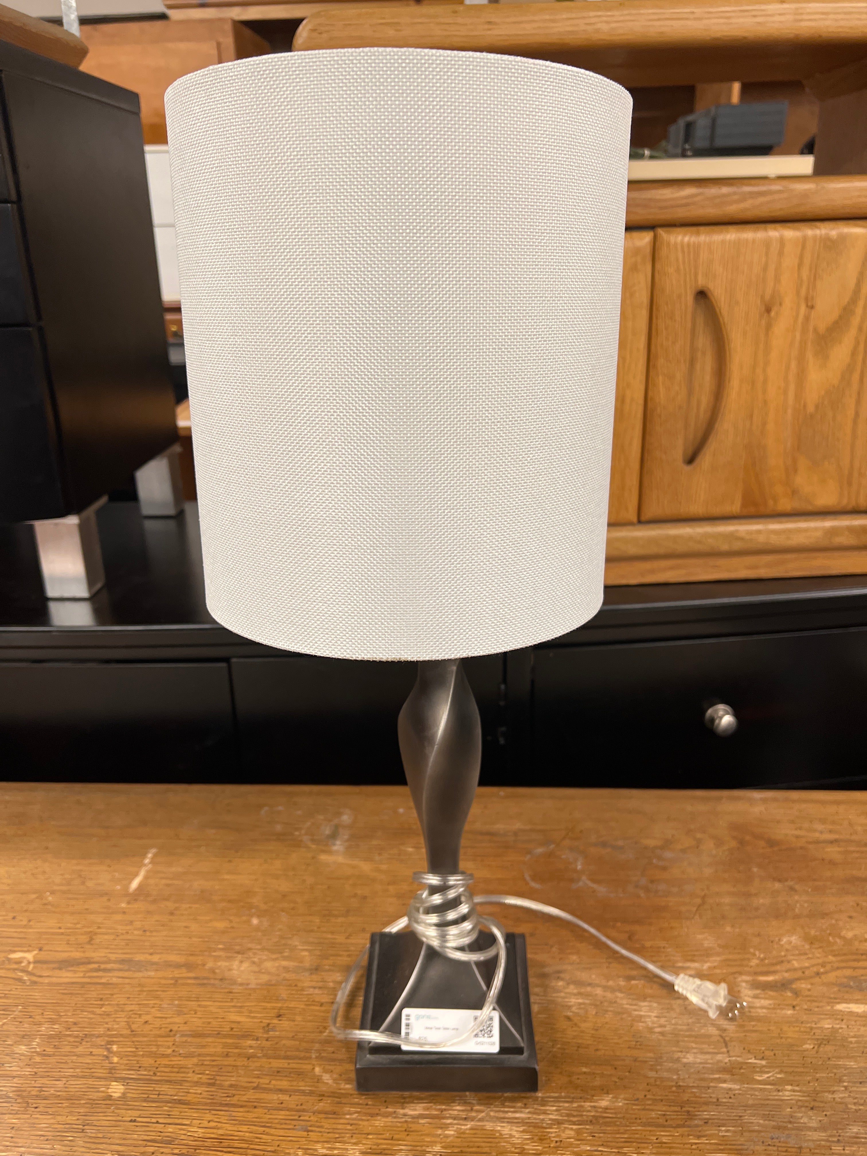 Metal Twist table lamp