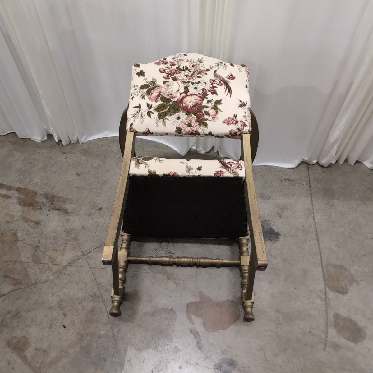 Cottage Style Floral Upholstered Armchair