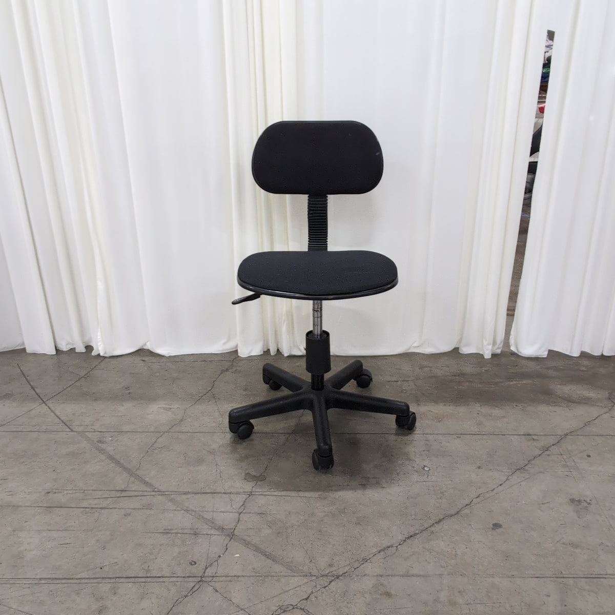 Black Fabric Swivel Office Chair with Casters