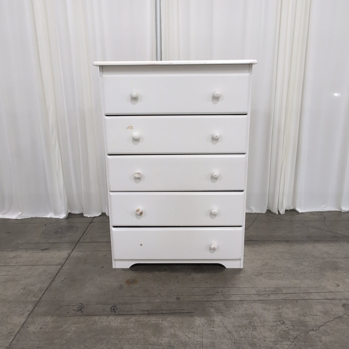 Simple White Five-Drawer Dresser
