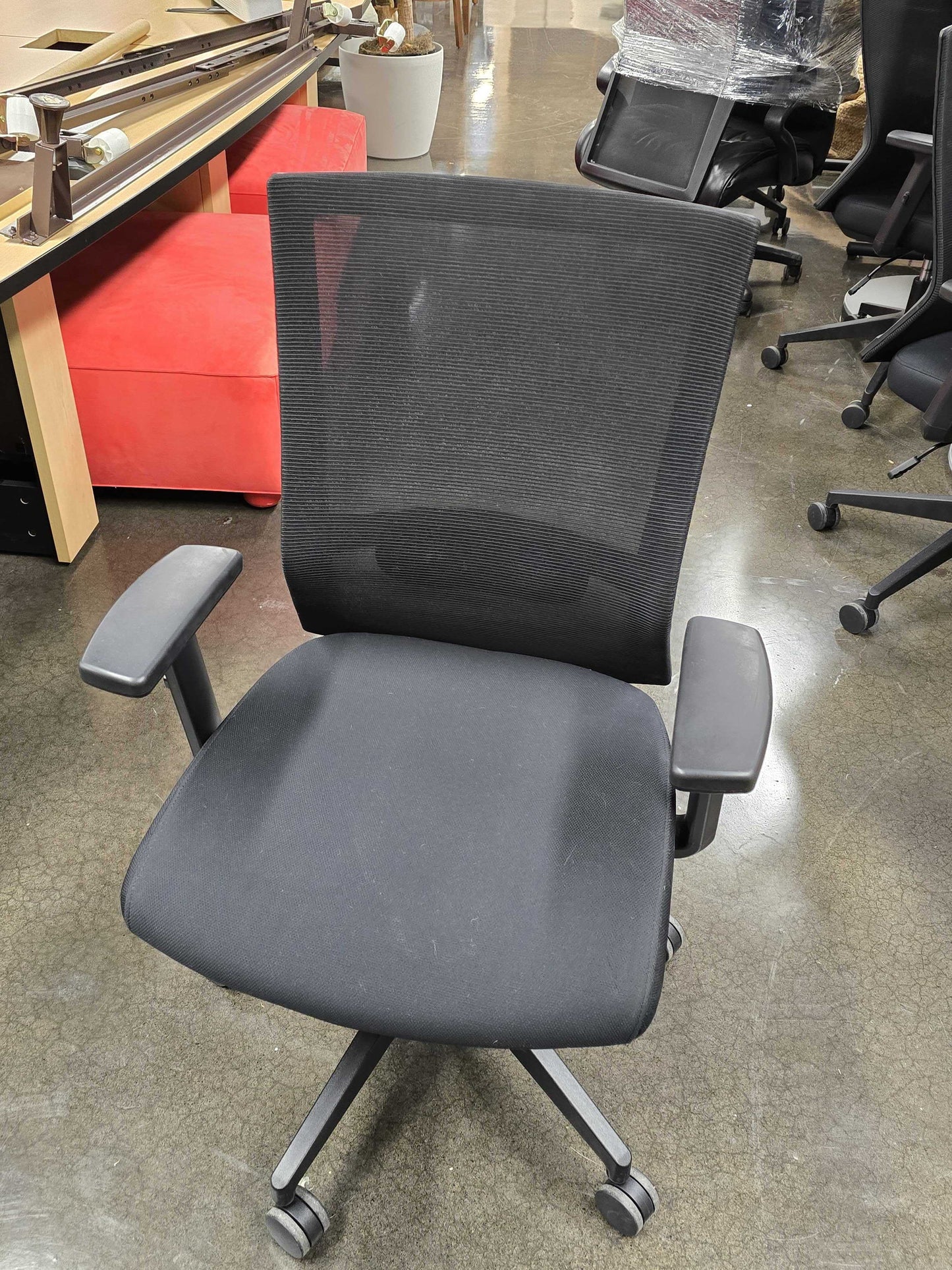 Pivotal office chairs
