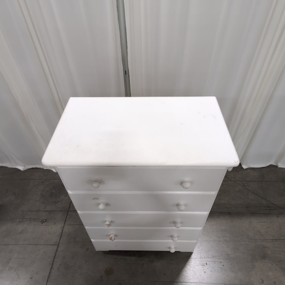 Simple White Five-Drawer Dresser