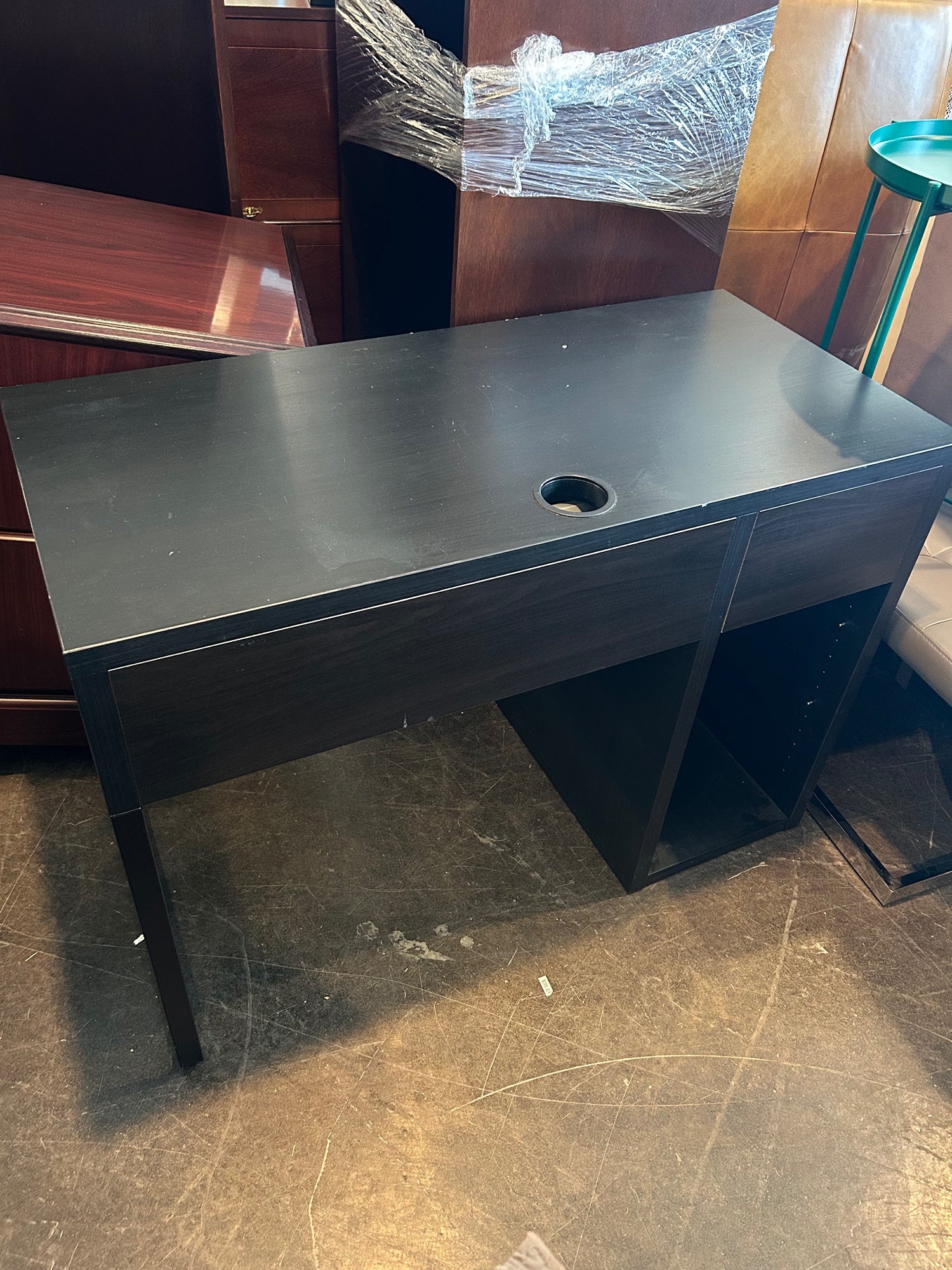 Black Modern Desk