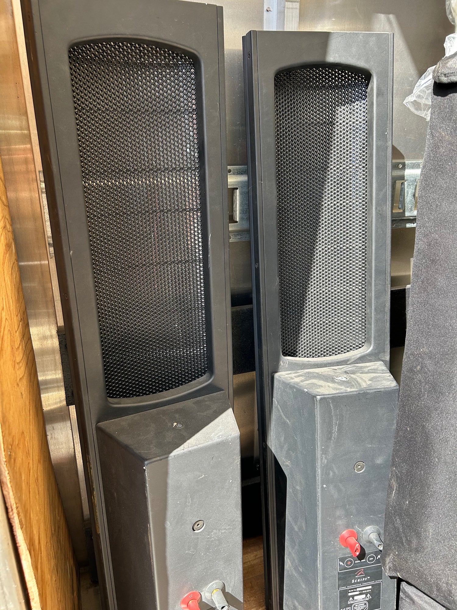 Wall Mountable Speakers