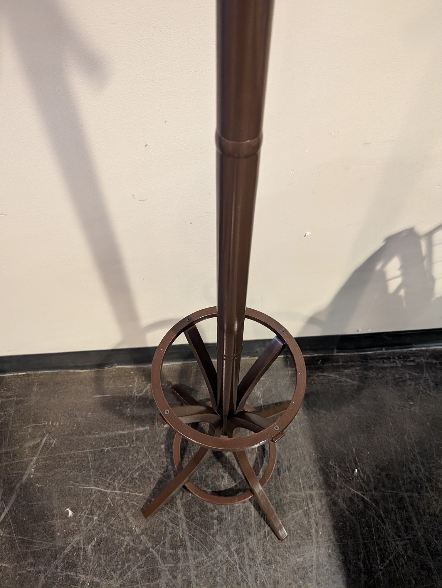 Vintage Style Dark Brown Metal Coat Rack Hall Tree