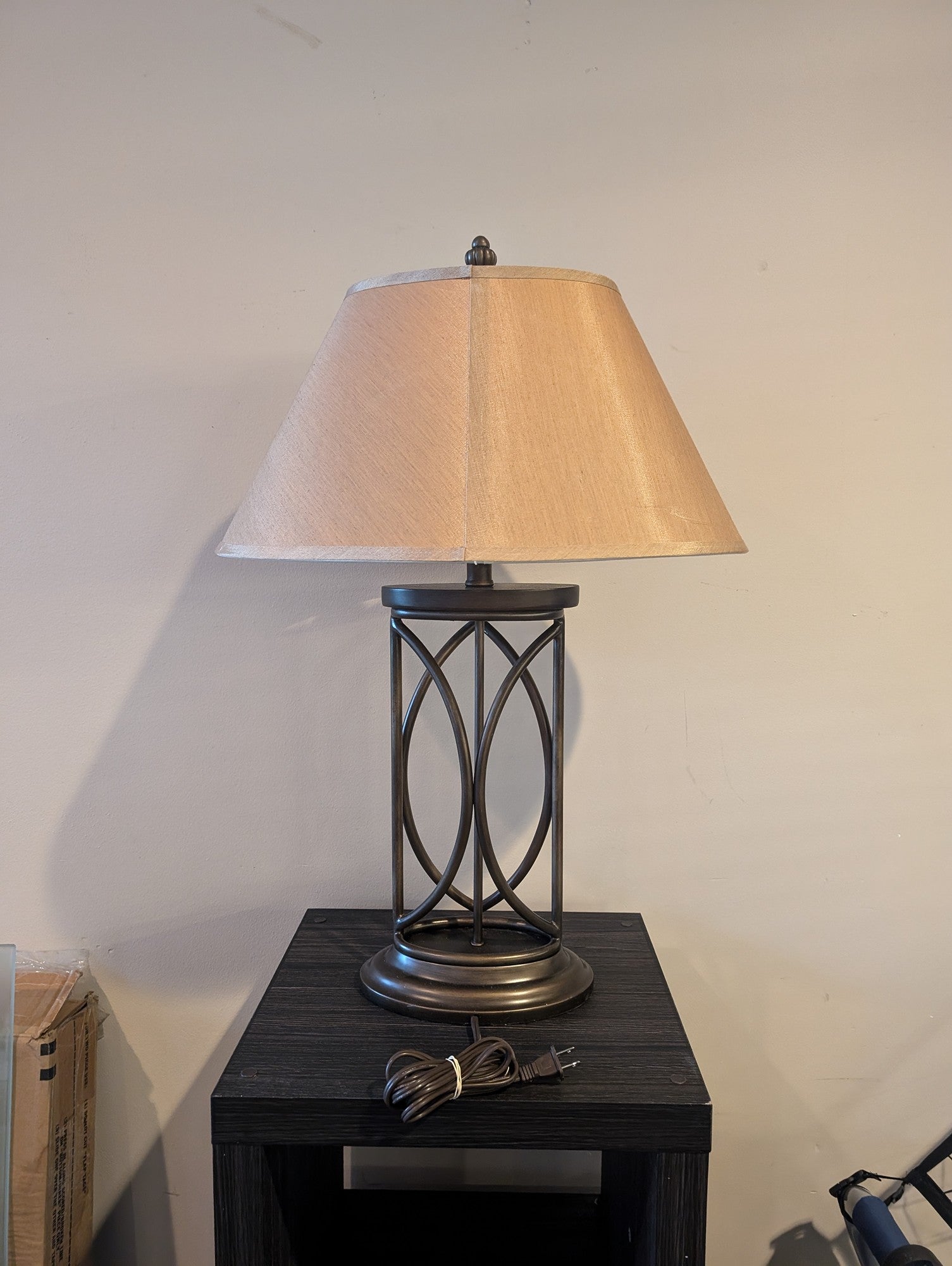 Bronze Finish Geometric Metal Table Lamp