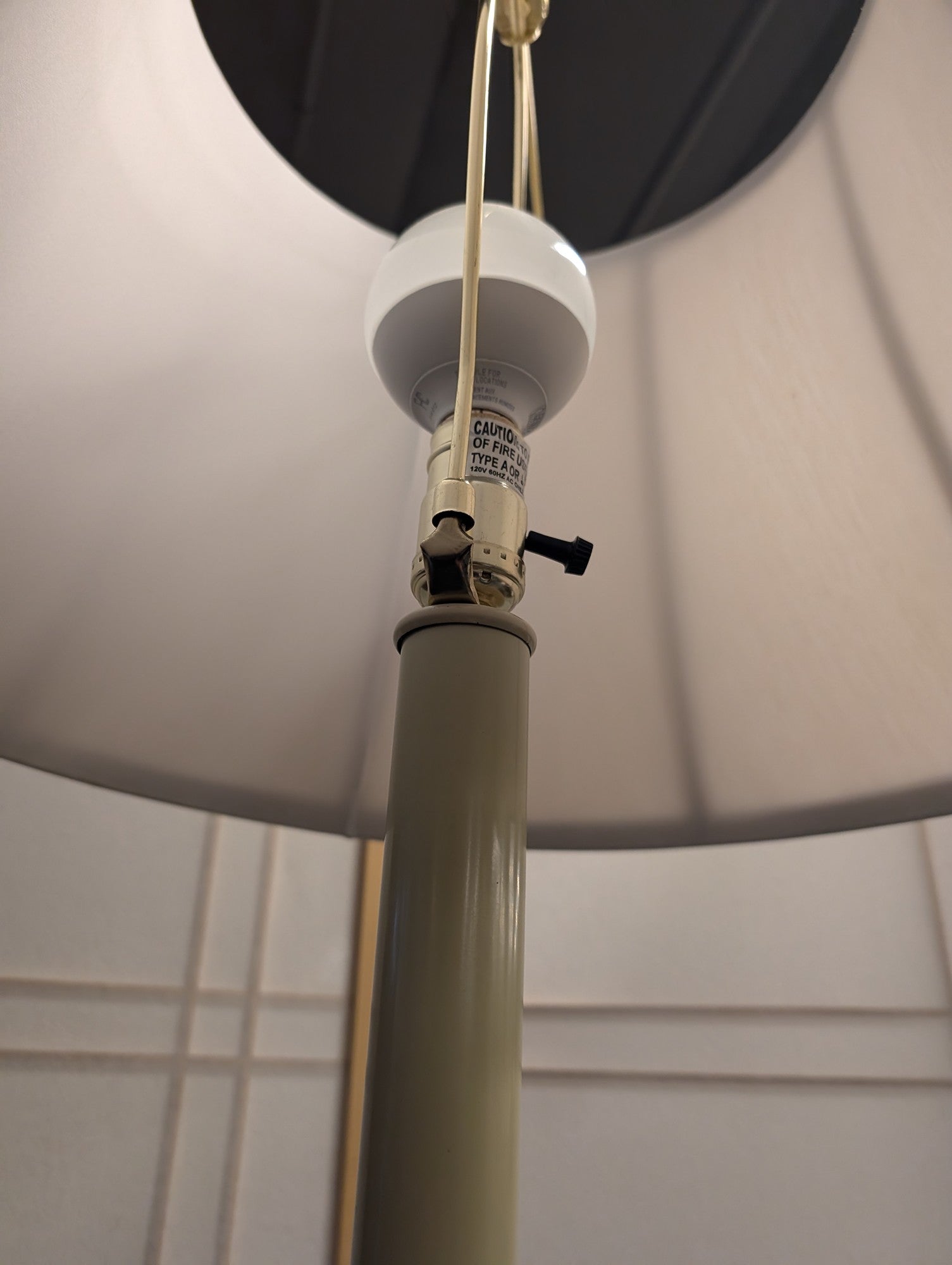 Traditional Twisted Wood Floor Lamp with Brass Accents