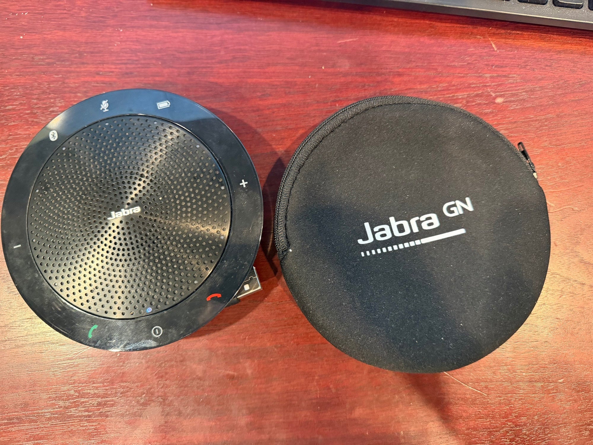 Jabra Speak 510 Bluetooth Speakerphone PHS002W with Travel Case