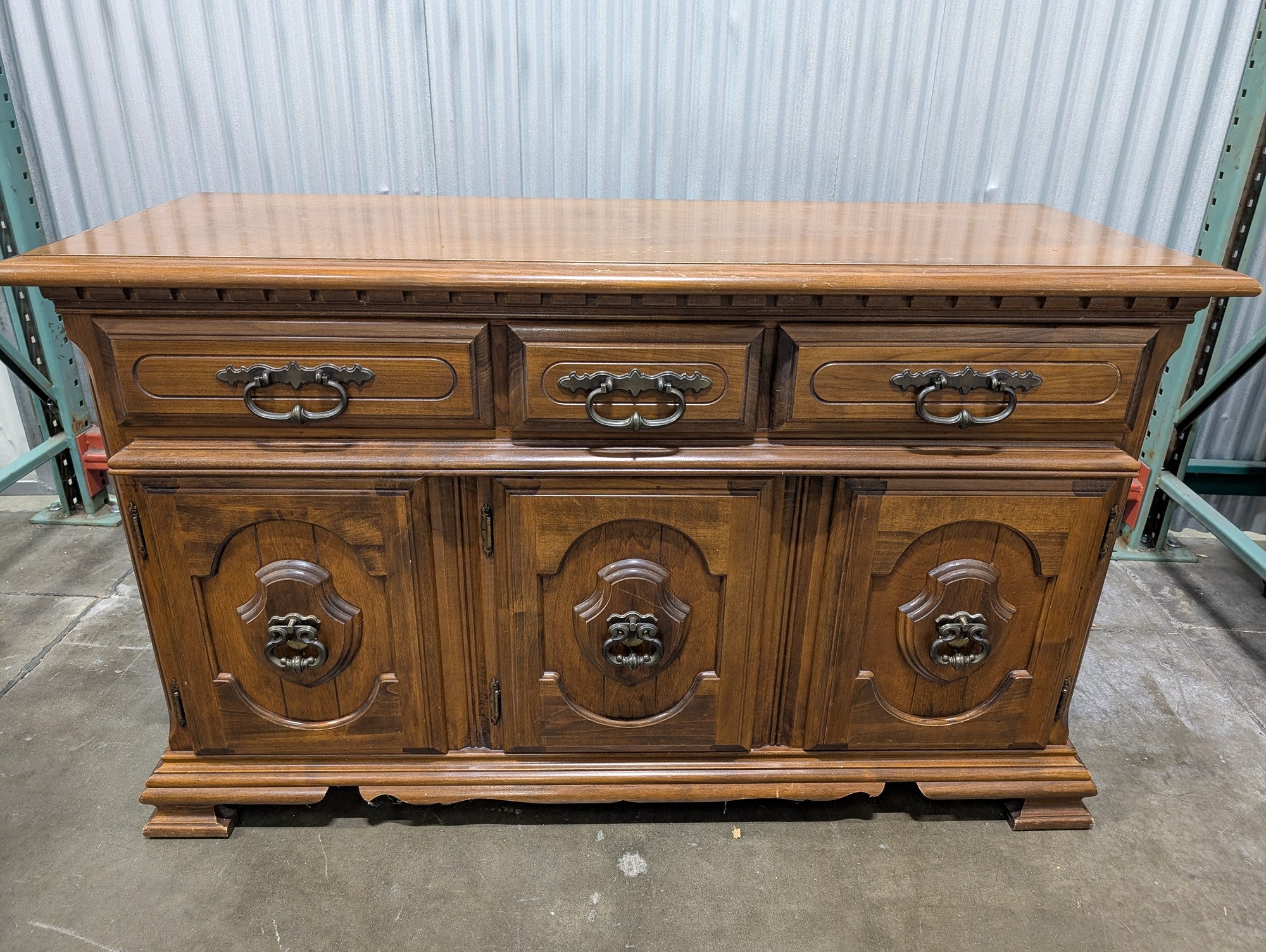 Flint Ridge Furniture Ornate Traditional Wood Buffet Sideboard Cabinet