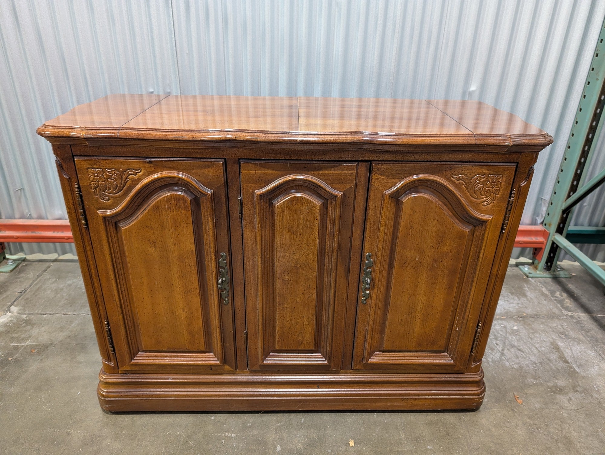 AMERICAN DREW Traditional Wood Sideboard Buffet Cabinet