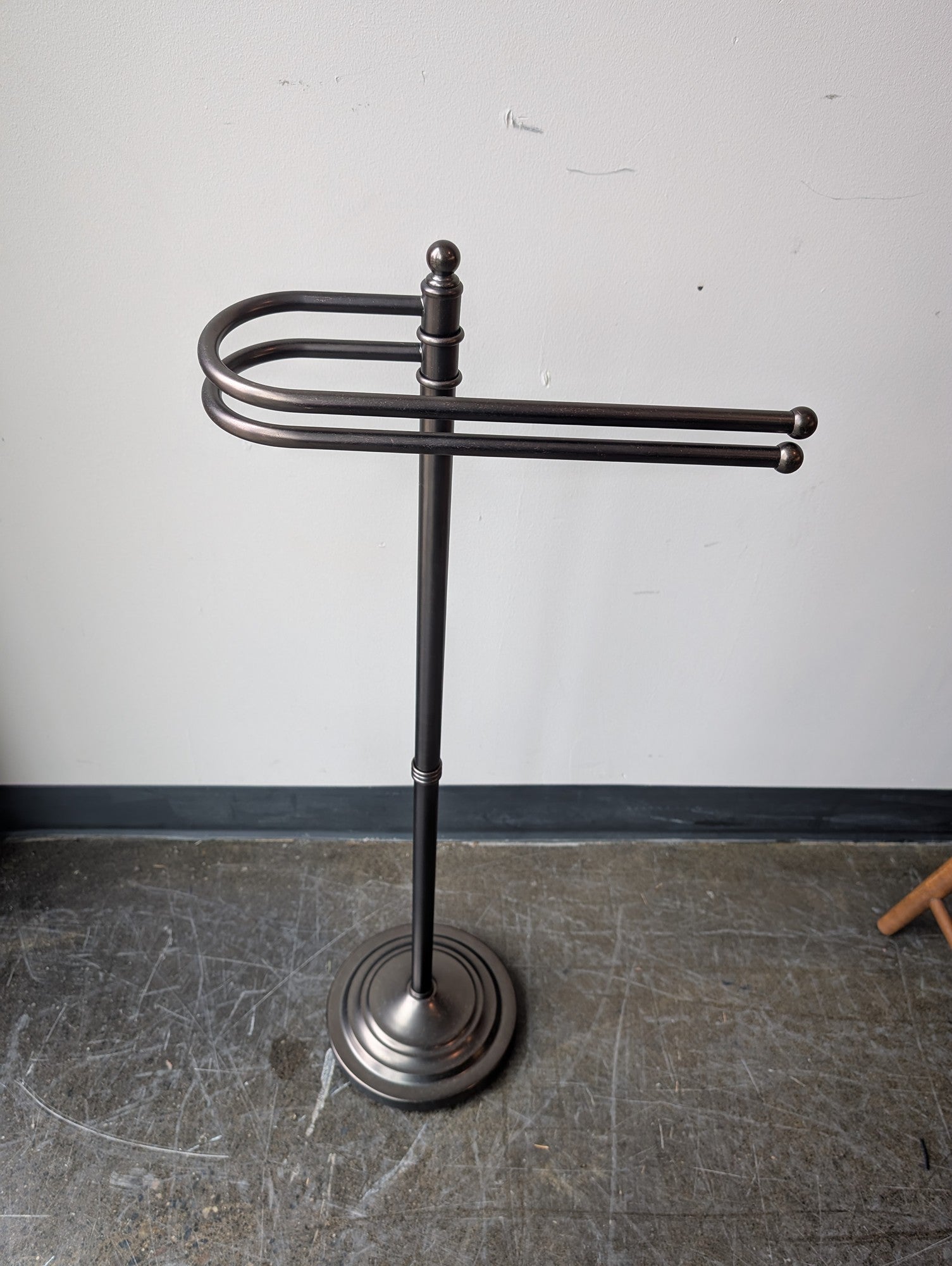 Freestanding Dark Metal Towel Holder with Dual Bars
