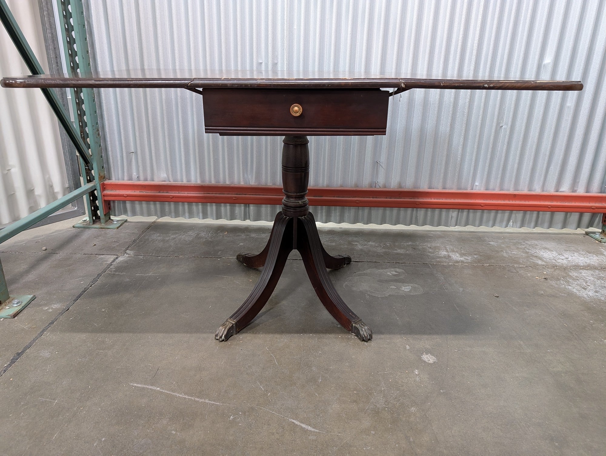 Brandt Traditional Mahogany Drop Leaf Pedestal Table