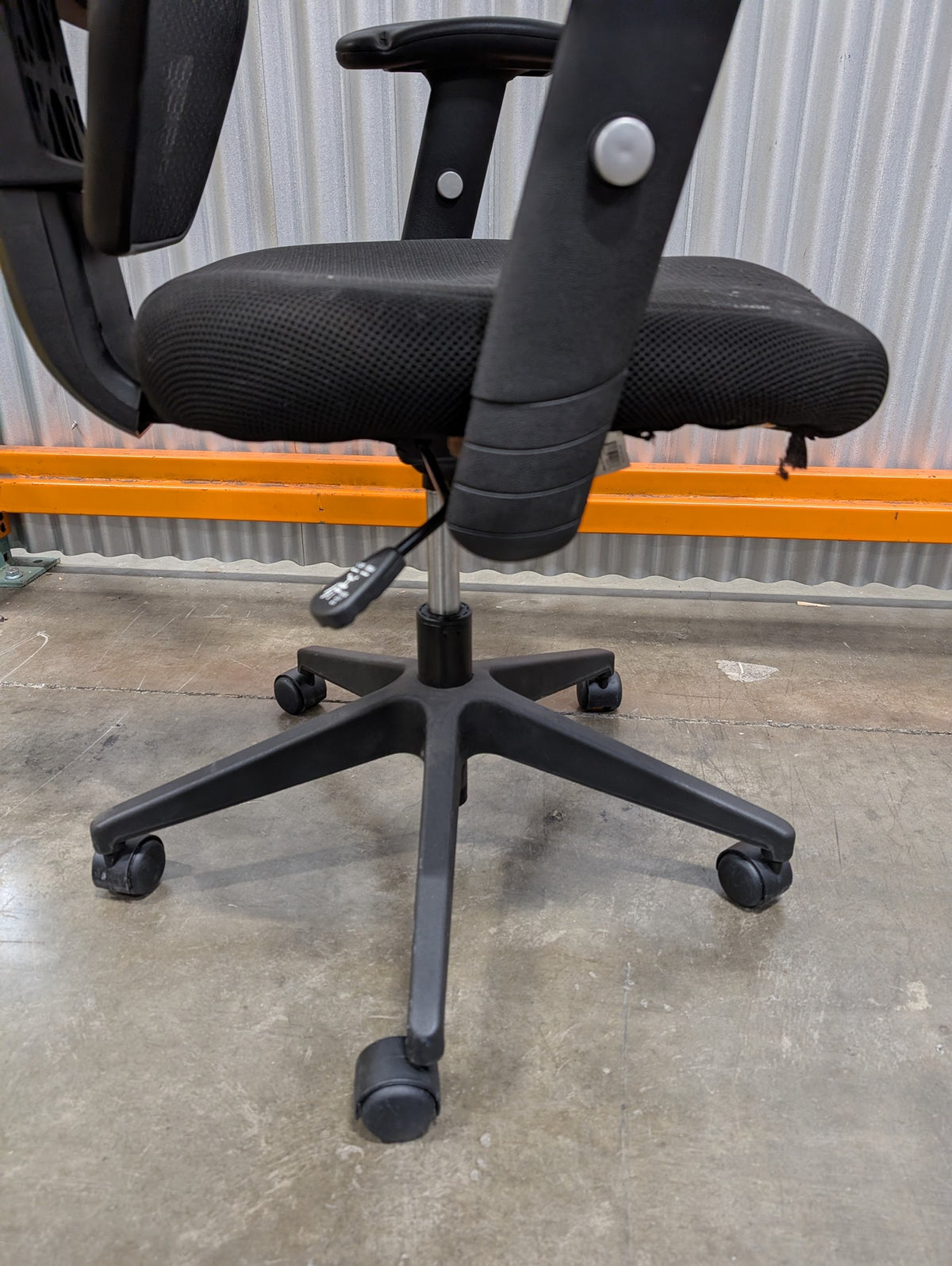 Adjustable Black Mesh Back Office Chair with Fabric Seat