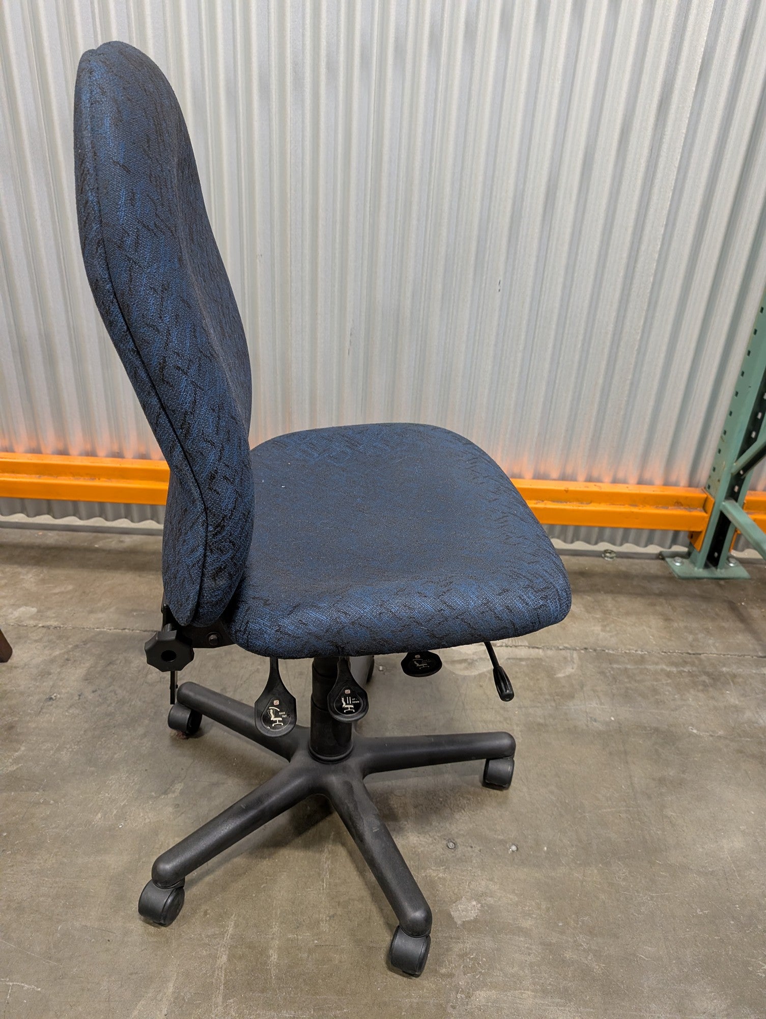 Adjustable Blue Patterned Fabric Swivel Office Task Chair