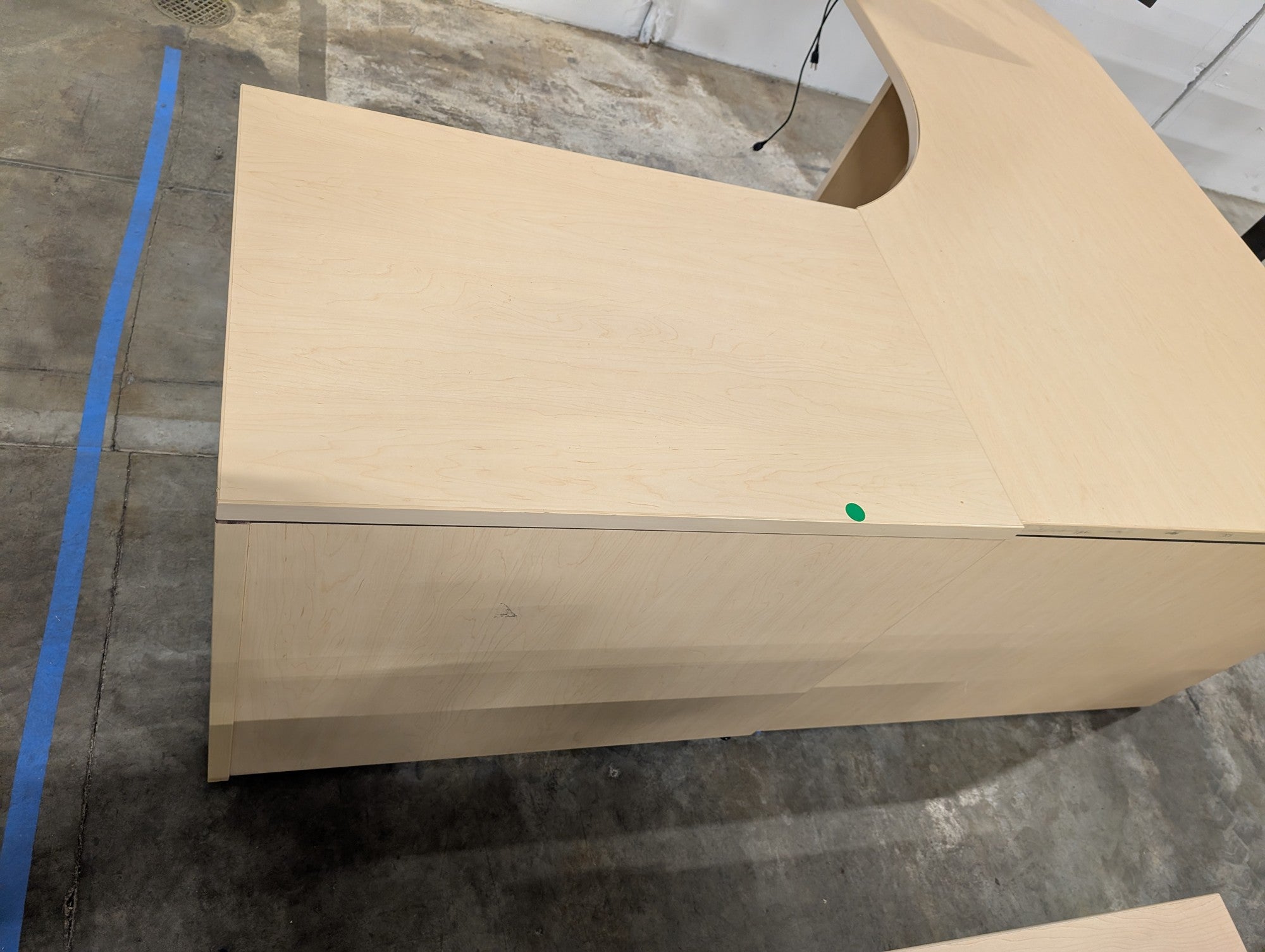 Light Wood Tone L-Shaped Corner Office Workstation Desk