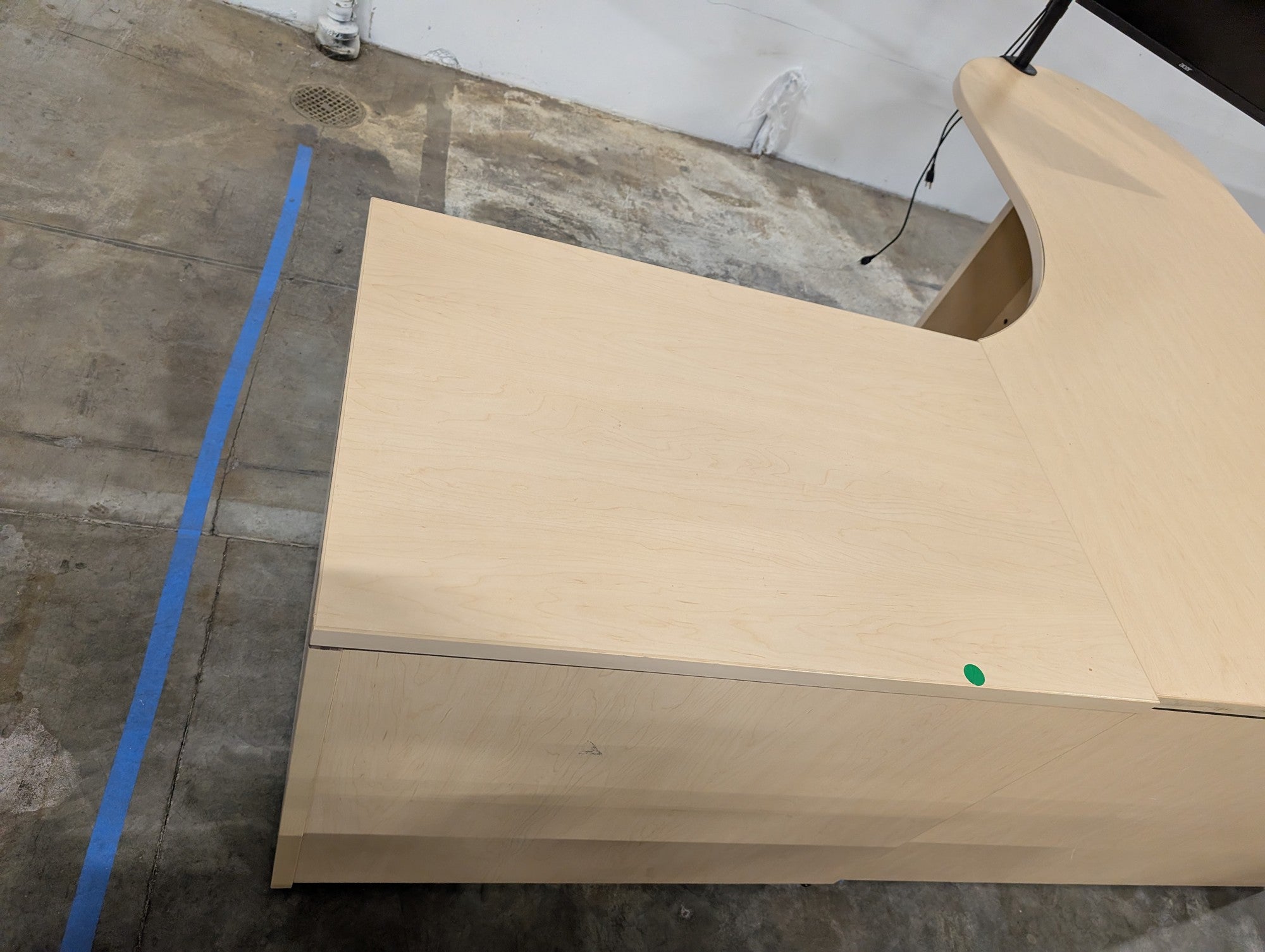 Light Wood Tone L-Shaped Corner Office Workstation Desk