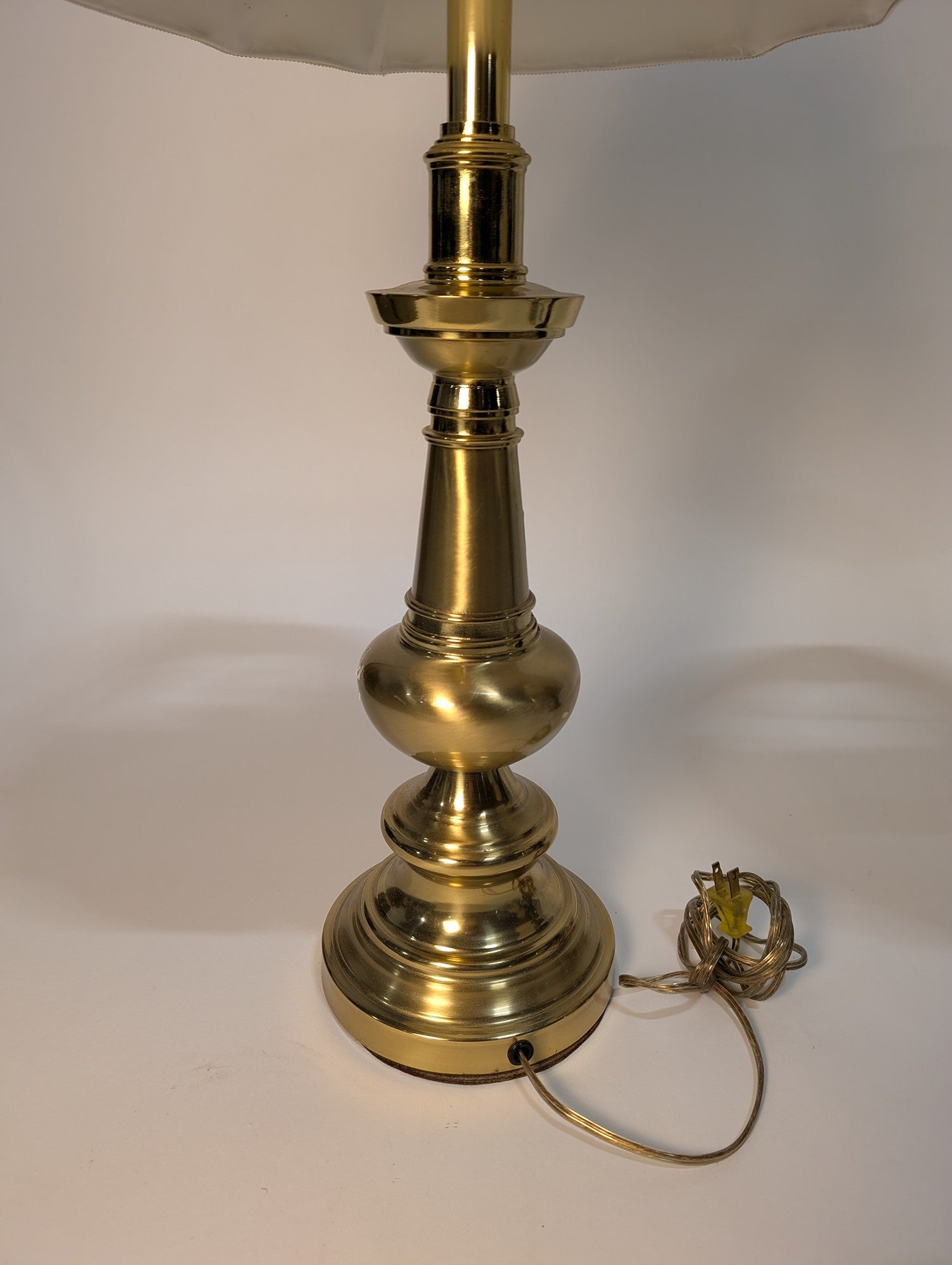 Classic Polished Brass Toned Table Lamp with Scalloped Fabric Shade
