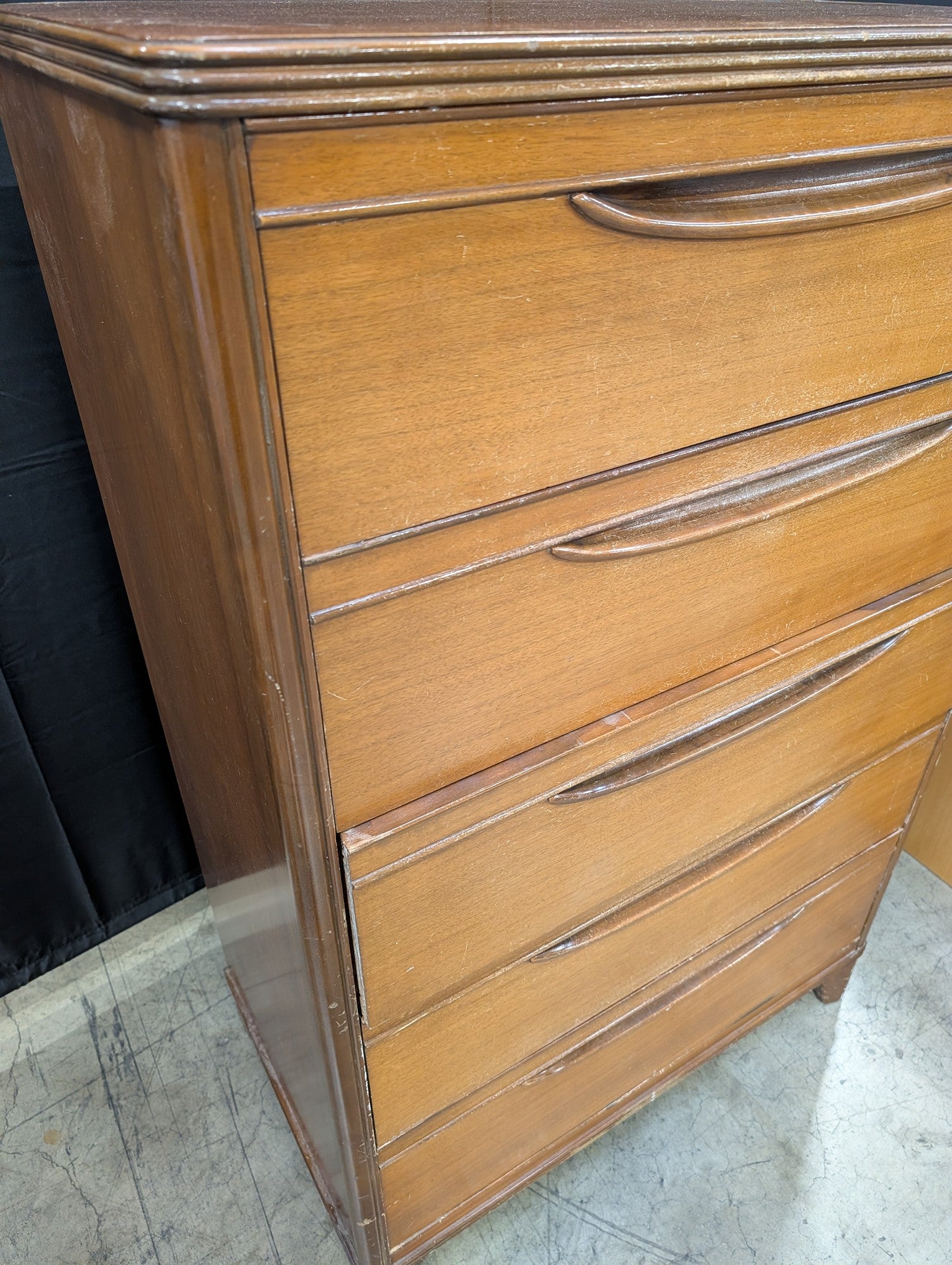 Kent-Coffey Mid-Century Modern Wood Five-Drawer Chest