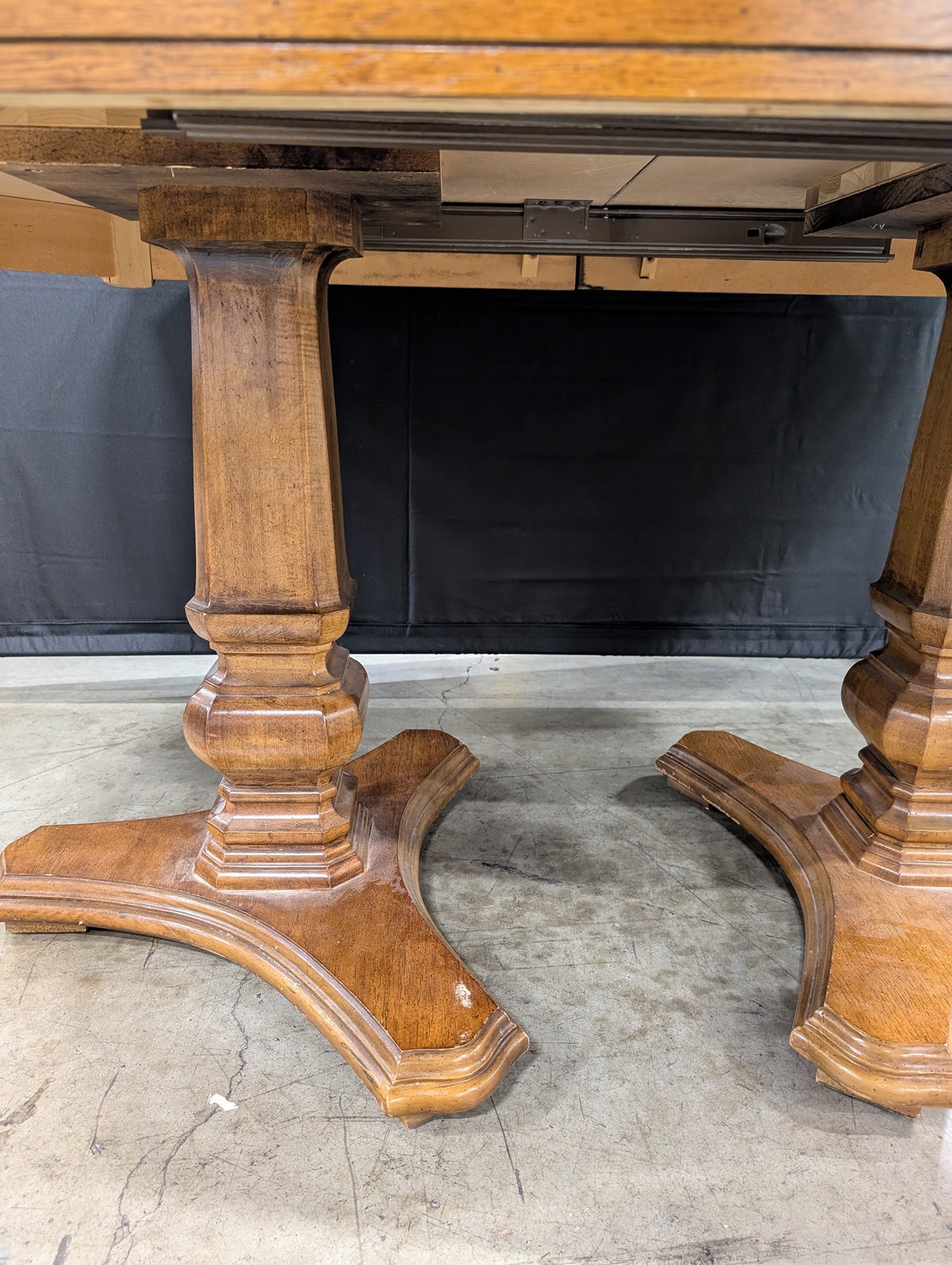 Classic Oval Wood Pedestal Dining Table