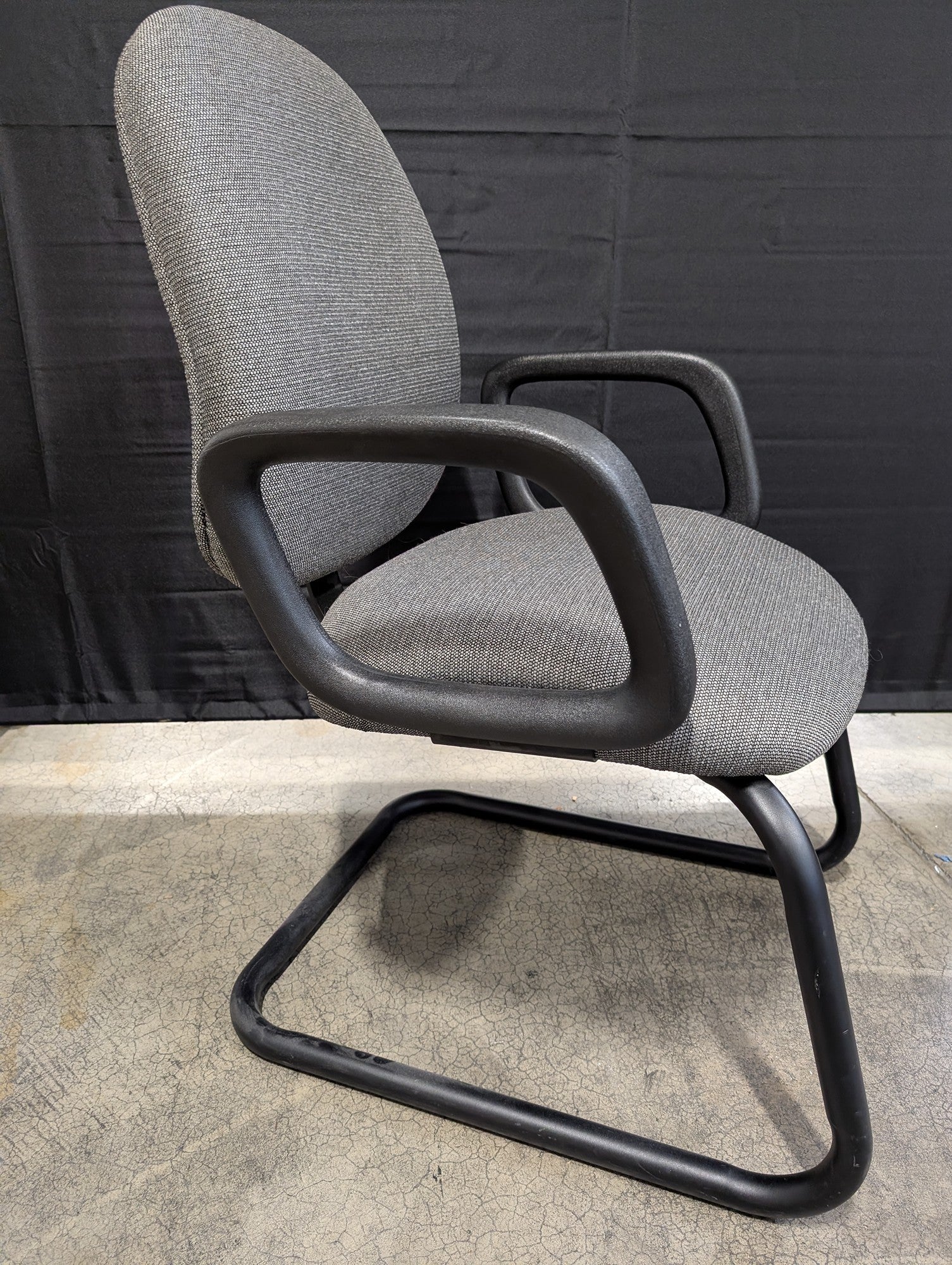Sitonit Grey Fabric Sled Base Office Guest Chair