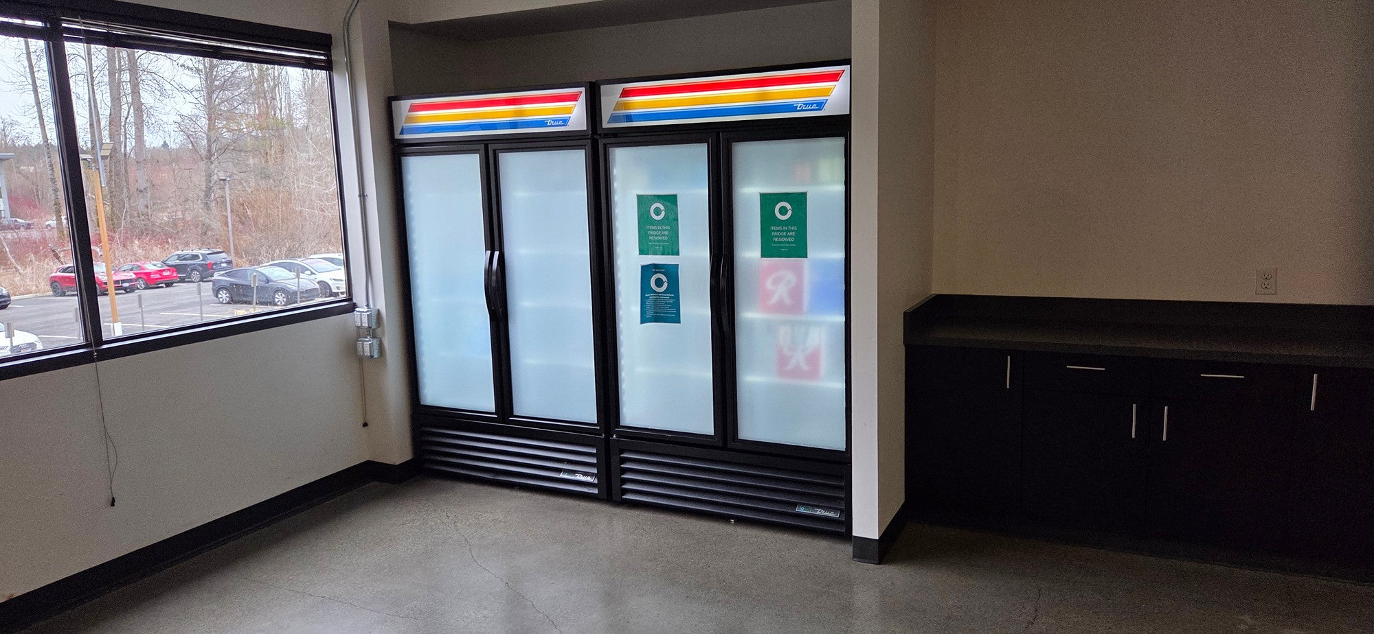 TRUE Commercial Double Glass Door Merchandiser