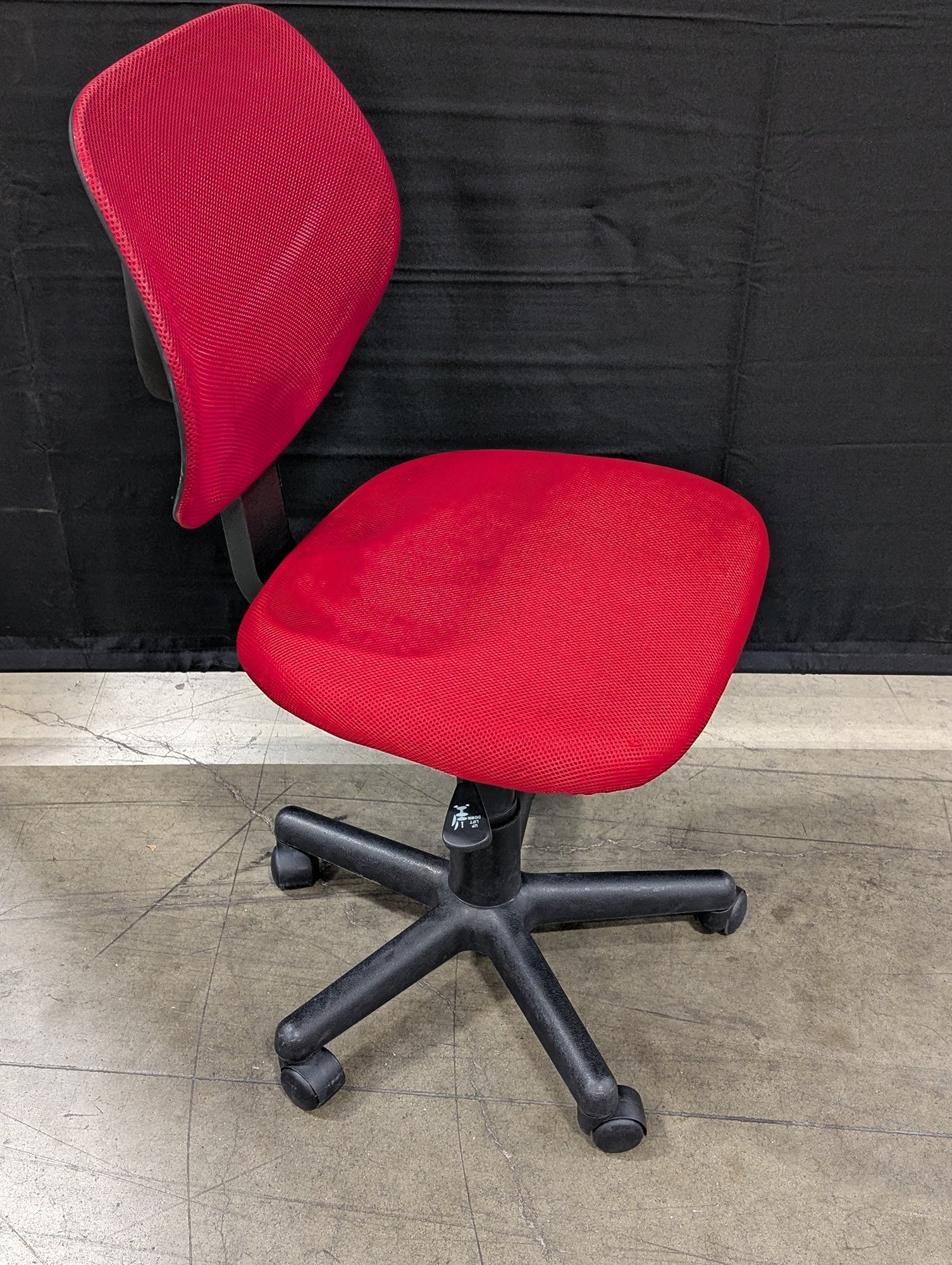 Vibrant Red Mesh Task Chair with Adjustable Height