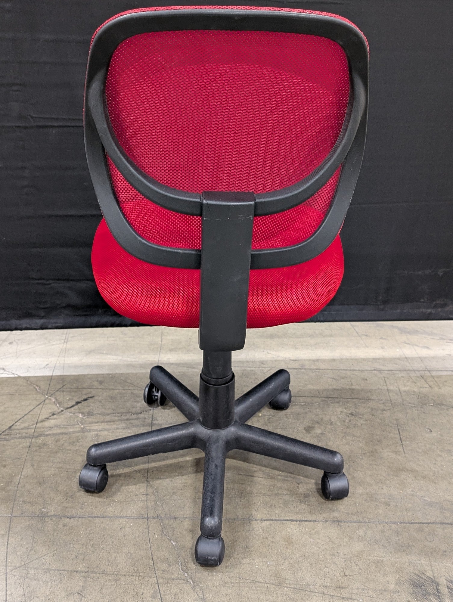 Vibrant Red Mesh Task Chair with Adjustable Height