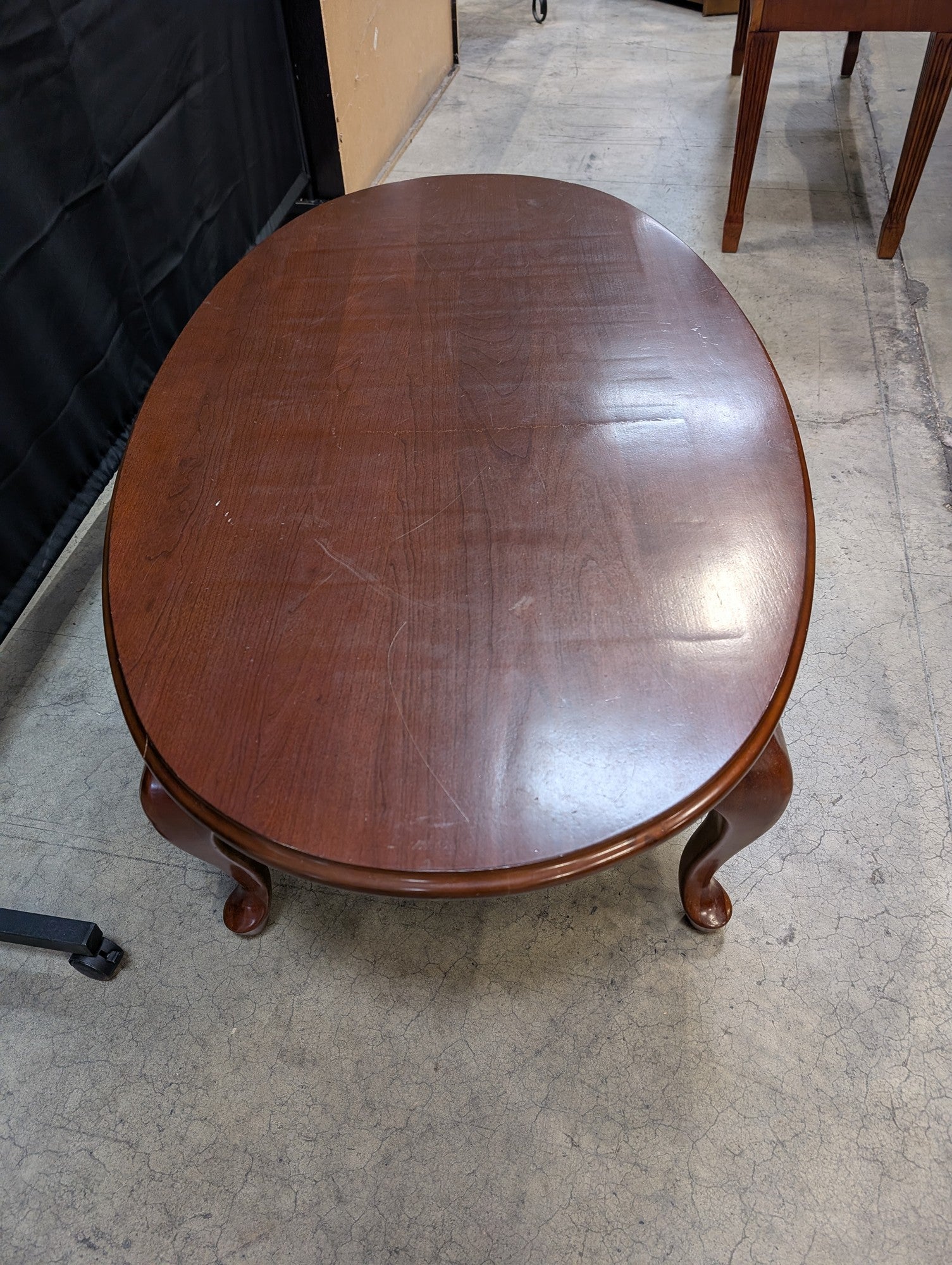 Classic Oval Wood Coffee Table with Cabriole Legs