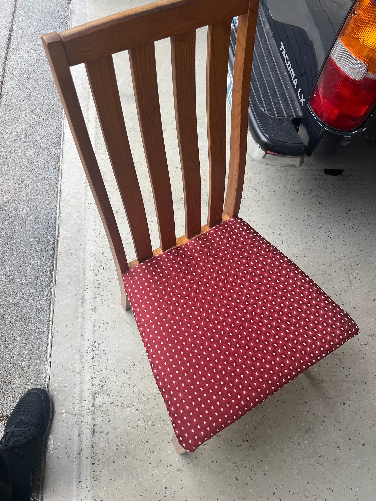 Sturdy Wooden Extendable Dining Set with Four Red Fabric Wooden Chairs