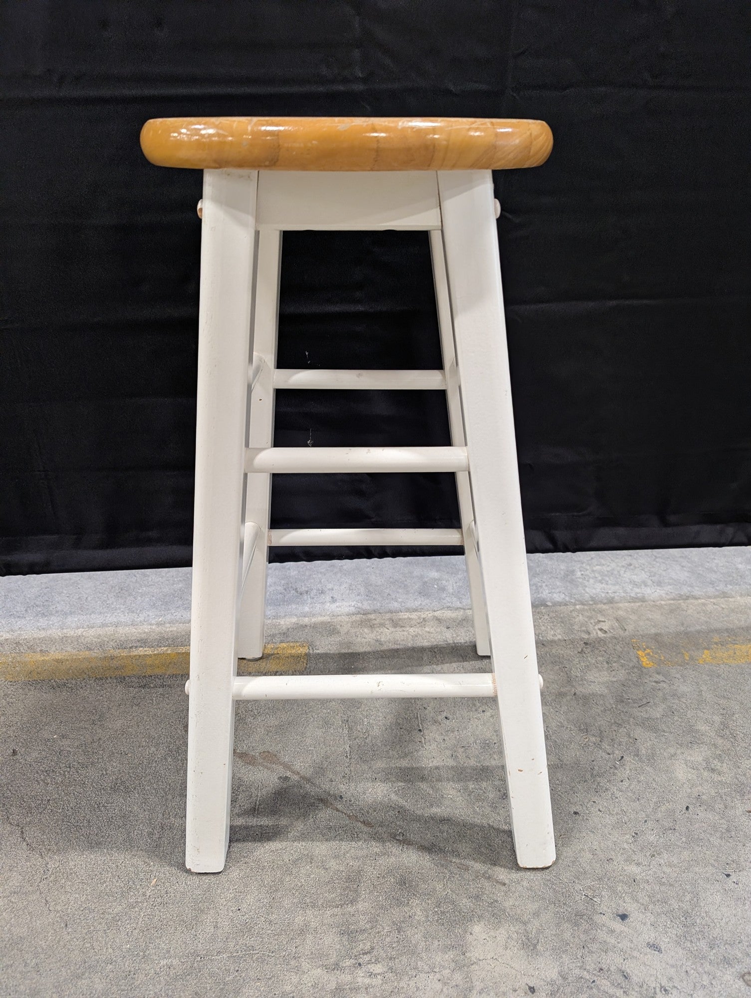 Two-Tone Wooden Bar Stool with Round Seat