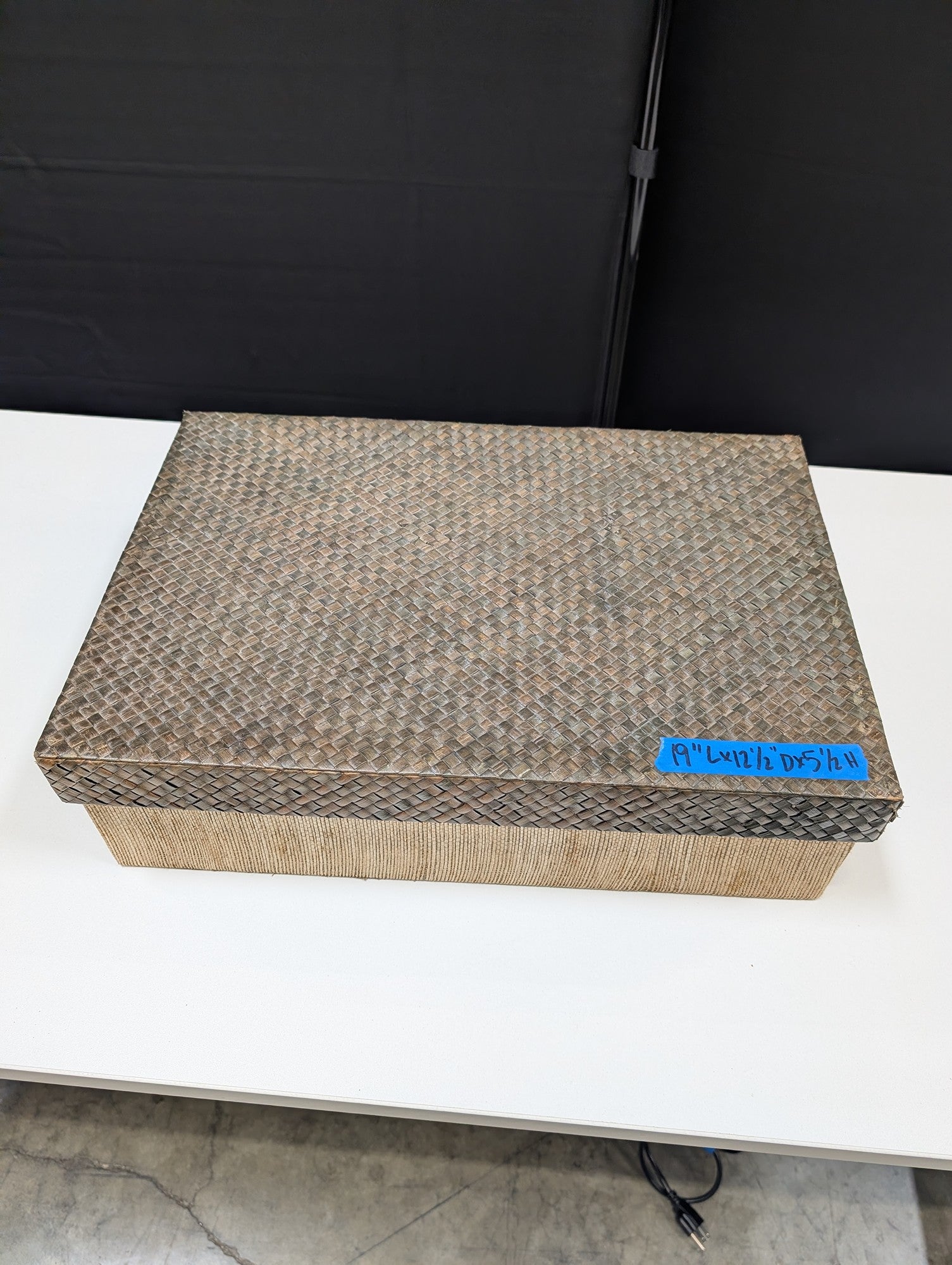 Woven Natural Fiber Storage Box with Hinged Lid