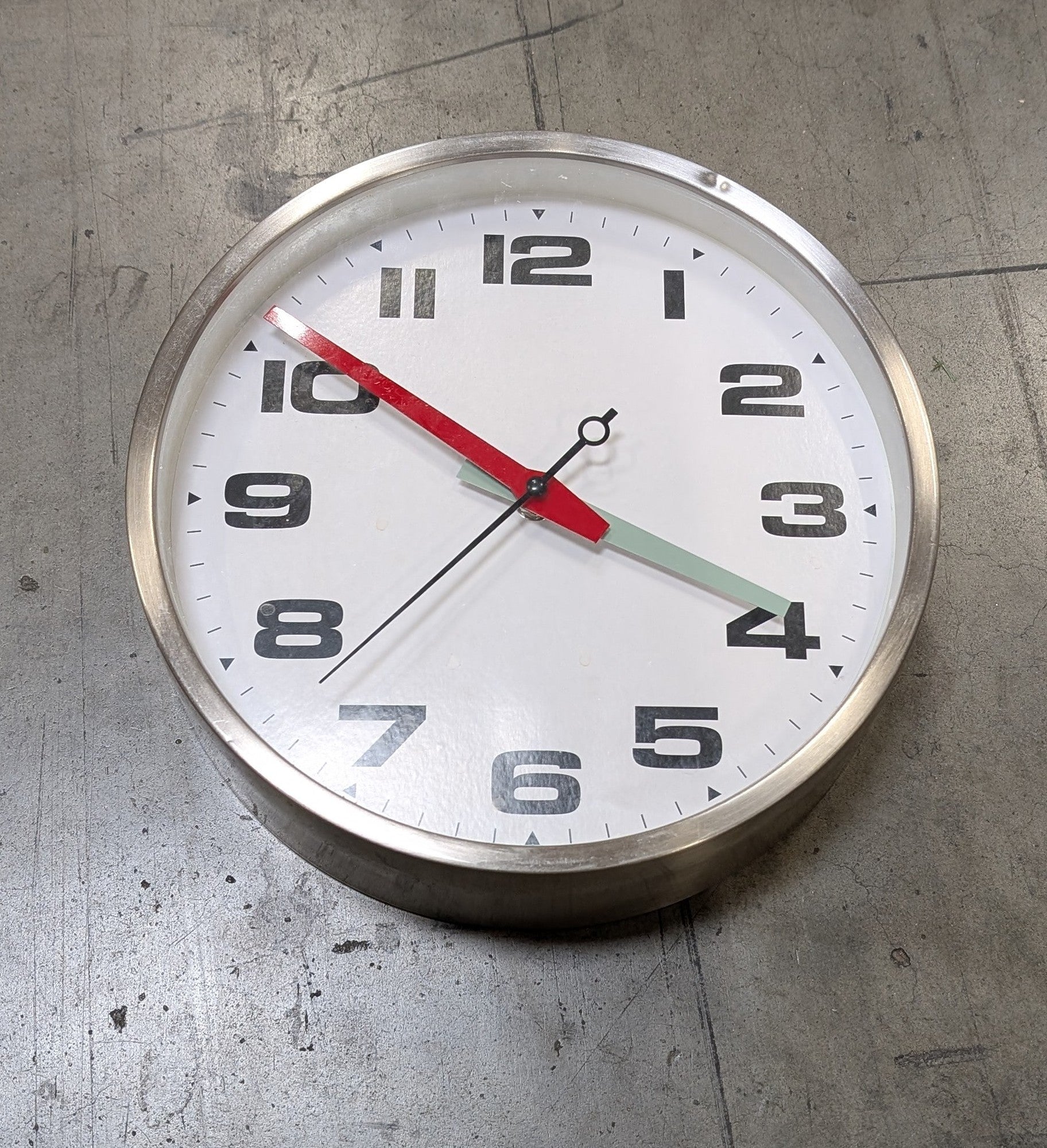 Sangtai Quartz Wall Clock with Metal Frame