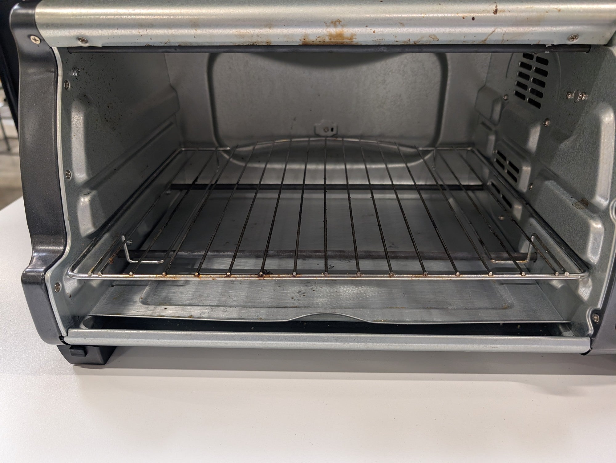 Hamilton Beach Easy Reach Countertop Toaster Oven