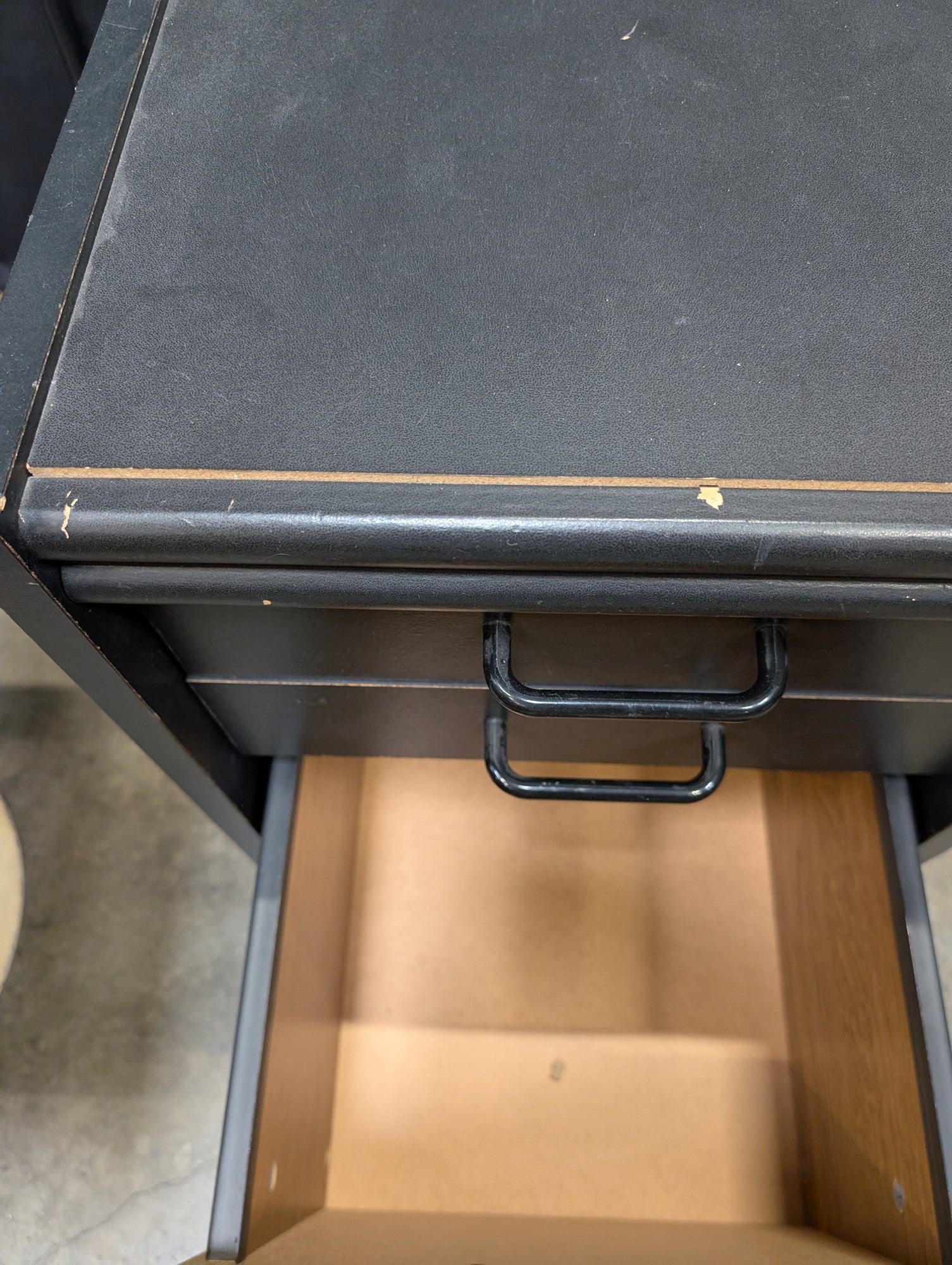 Poor condition Compact Black Three-Drawer Storage Cabinet