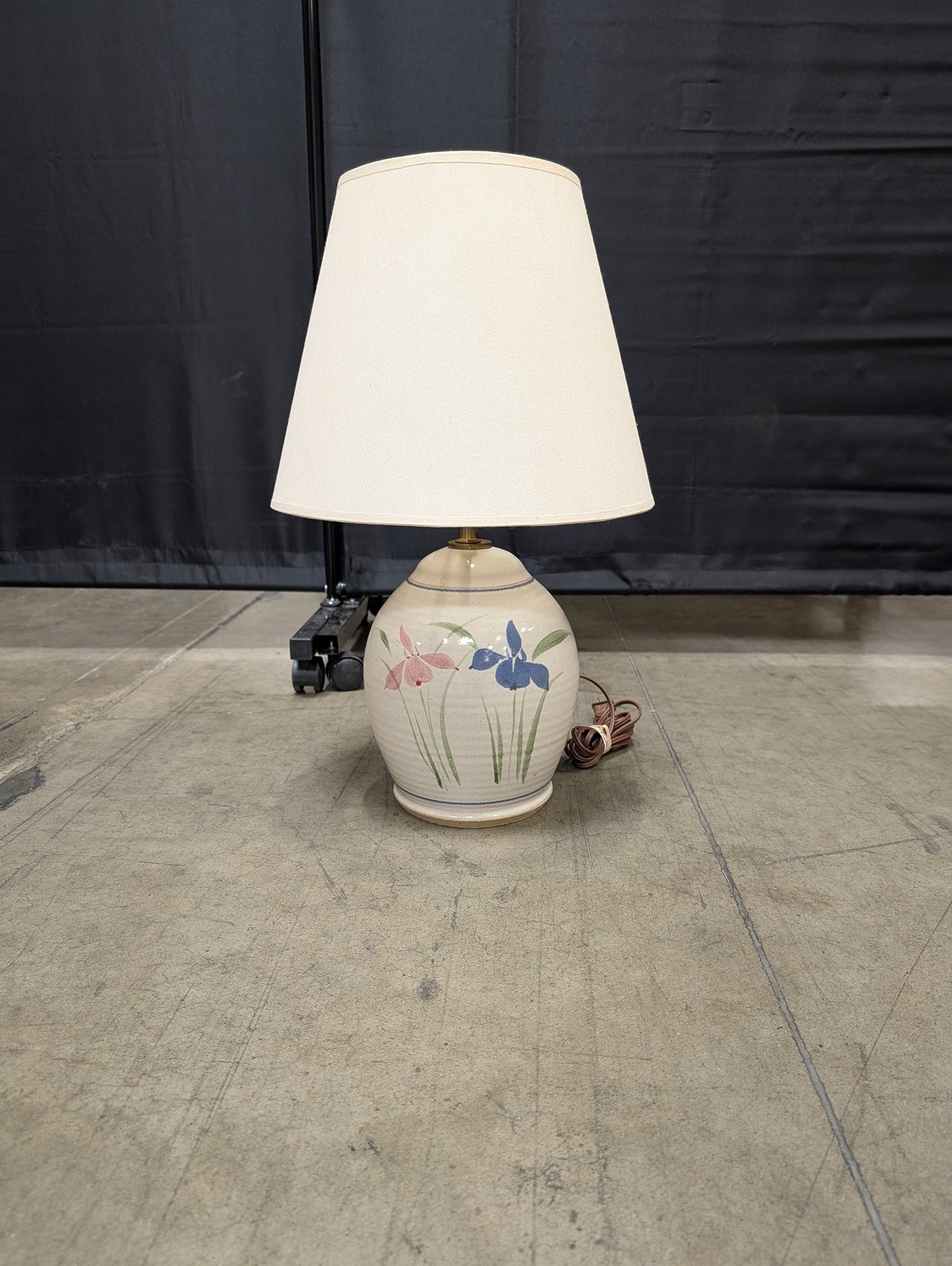 Charming Floral Painted Ceramic Table Lamp