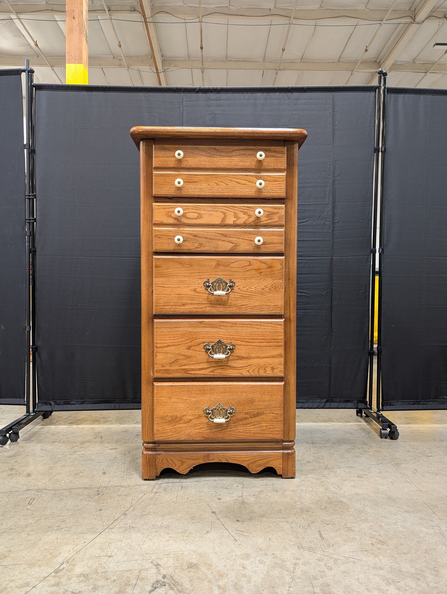 Bassett Traditional Wood Lingerie Chest with Vanity Top