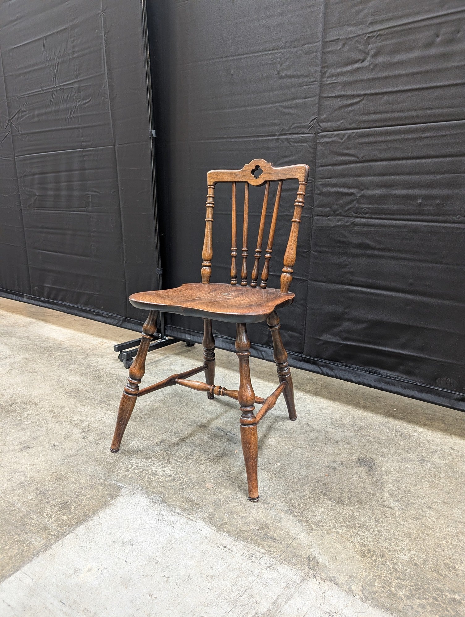Traditional Dark Wood Spindle Back Windsor Style Chair
