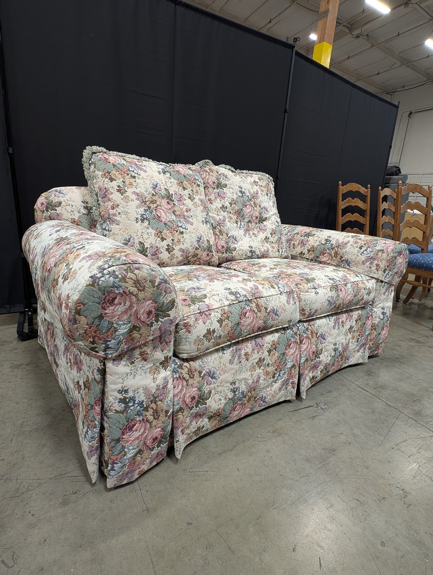 Ethan Allen Floral Upholstered Rolled Arm Loveseat