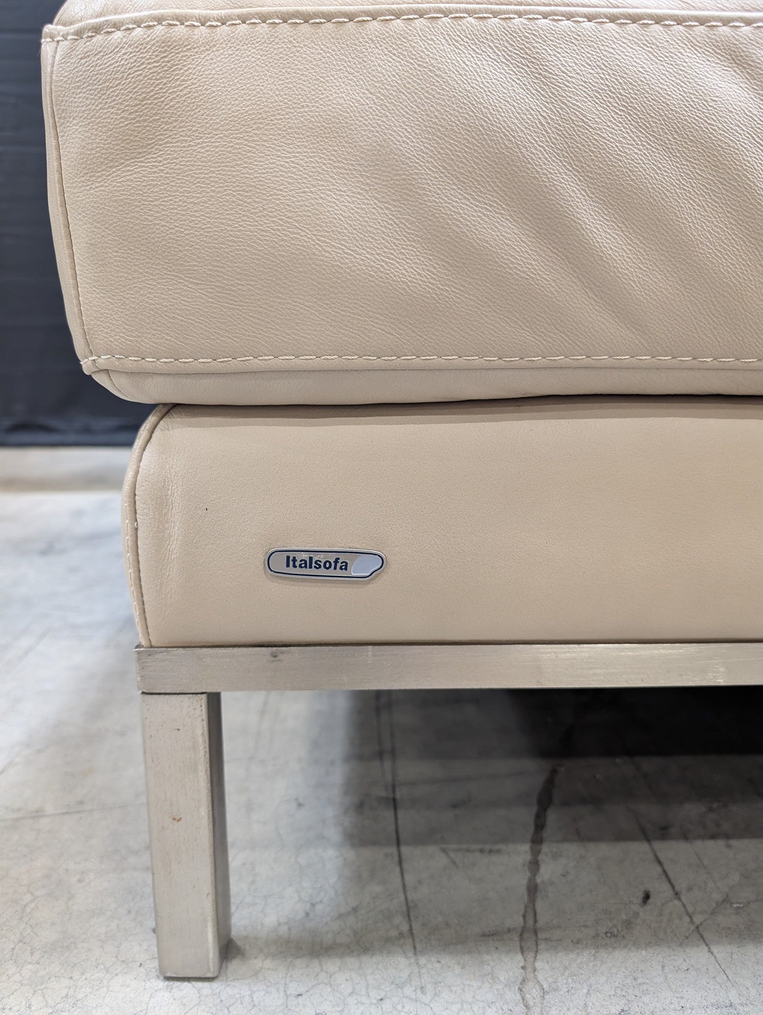 Italsofa Contemporary Beige Leather Chaise Lounge