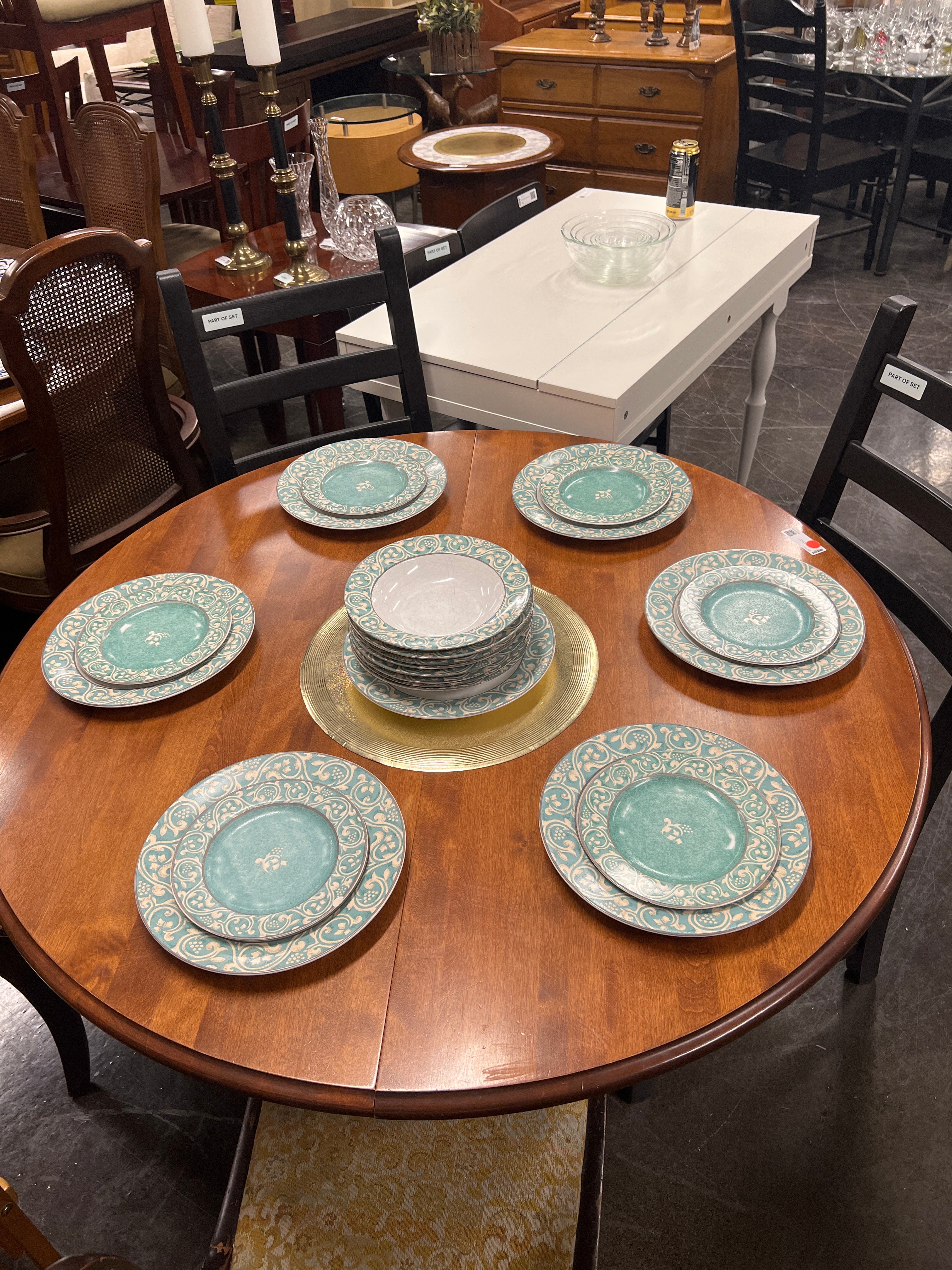 Circle Dining Table Set w/ 4 Mismatched Chairs
