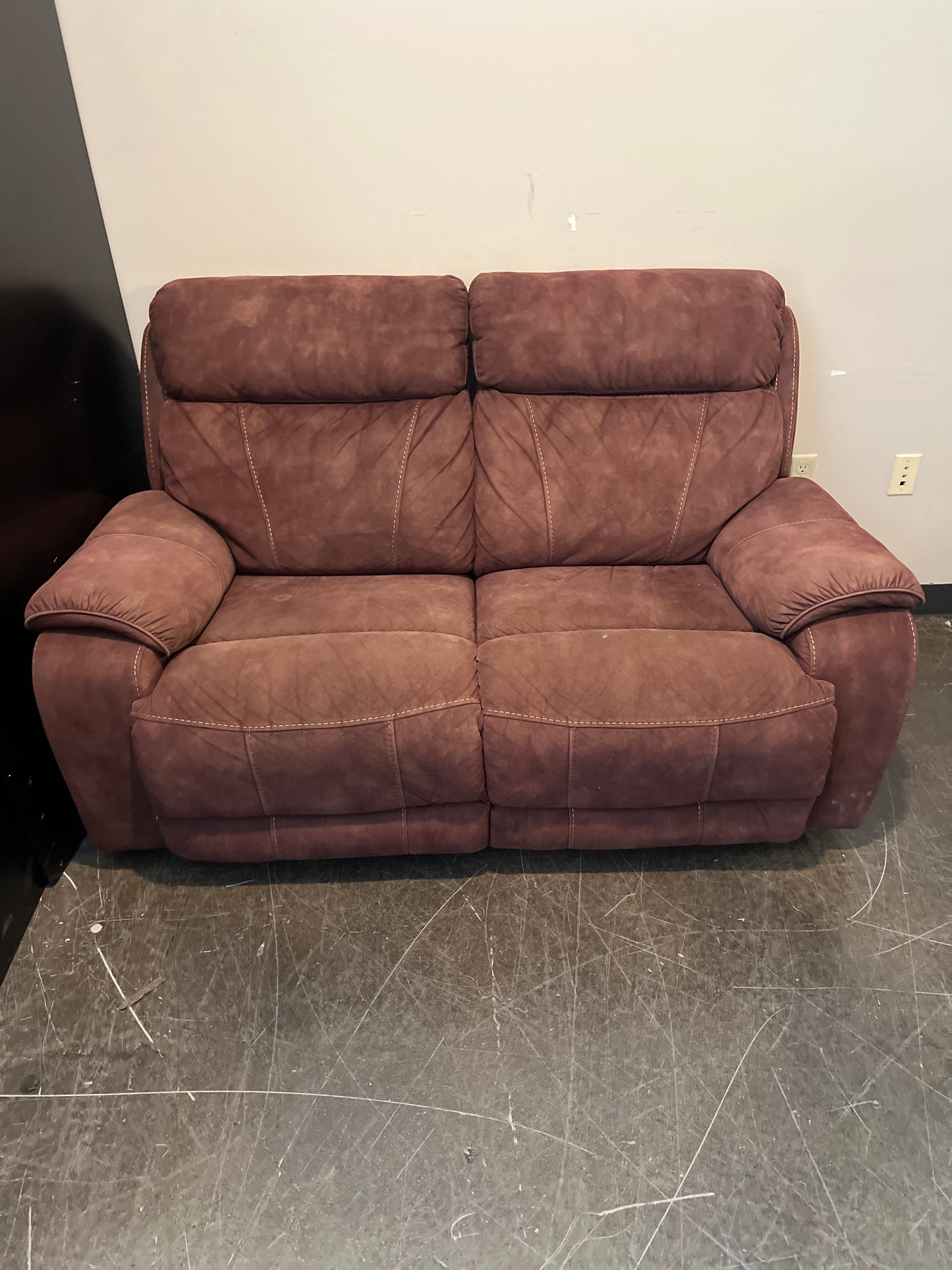Reclining Loveseat in Deep Burgundy Microfiber